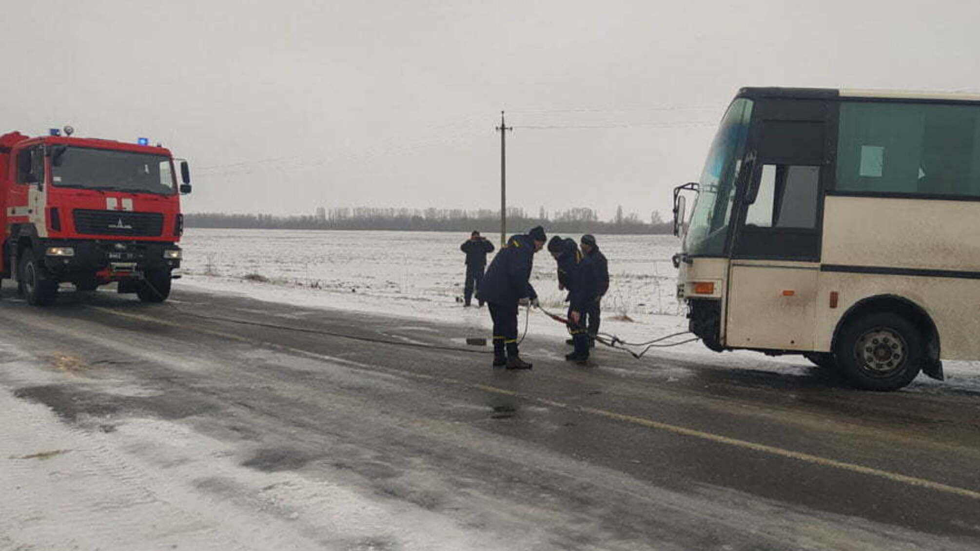 Полтавська область: рятувальники надають допомогу на автошляхах