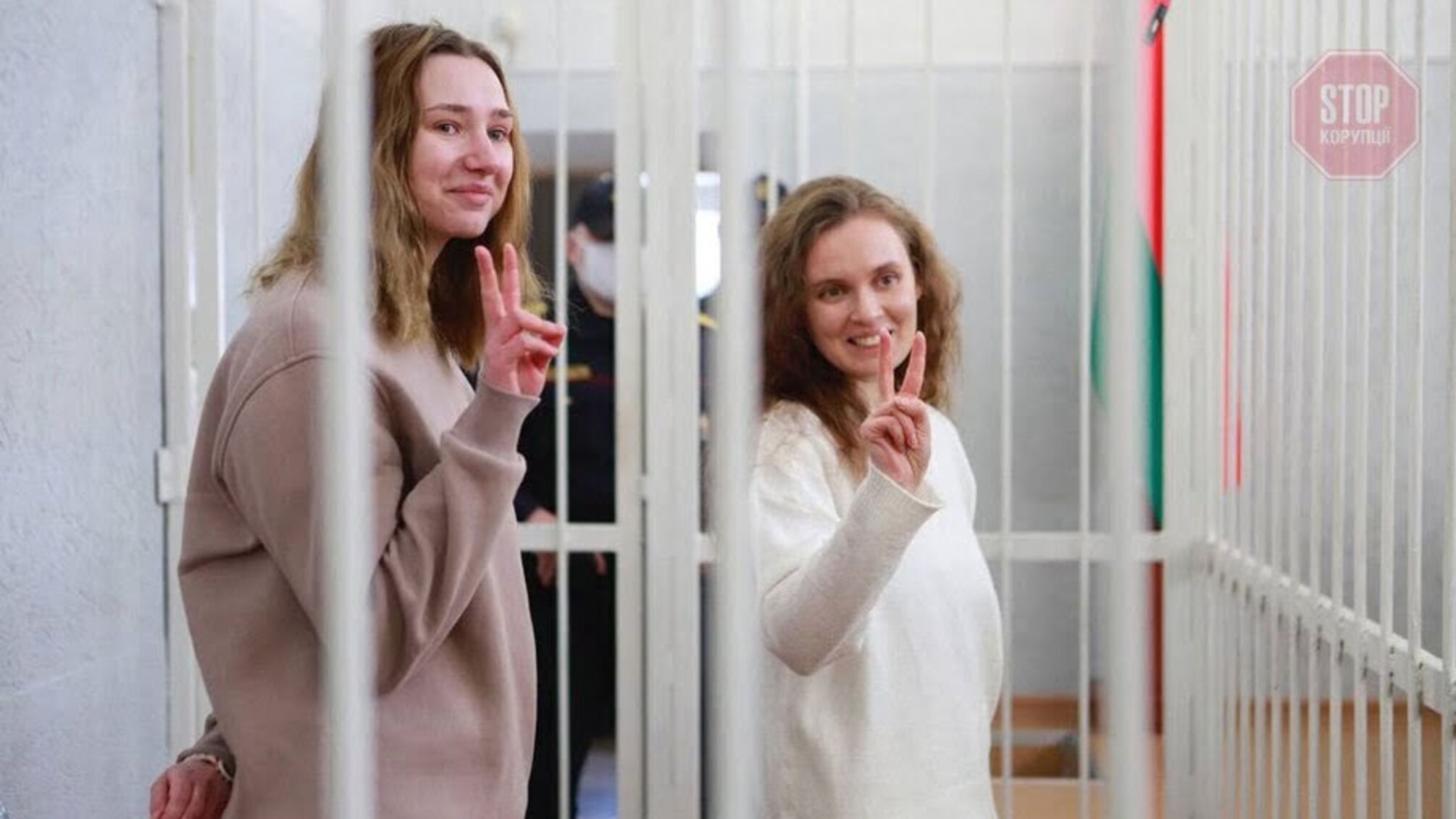 В Беларуси двух журналистов приговорили к 2 годам колонии за онлайн-трансляцию (фото)