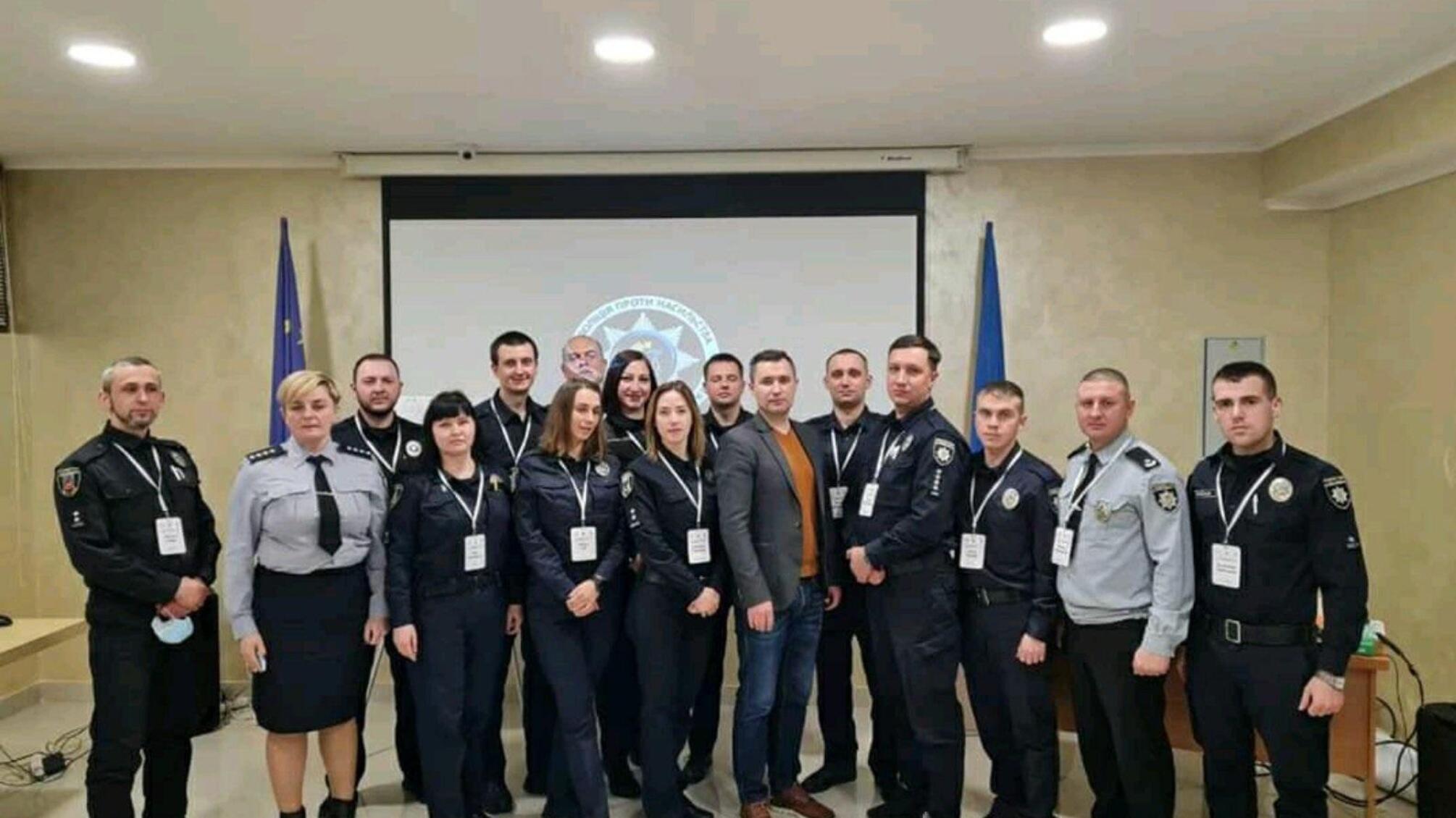На Вінниччині поліцейські з 14 областей України пройшли тренінг з протидії домашньому насильству