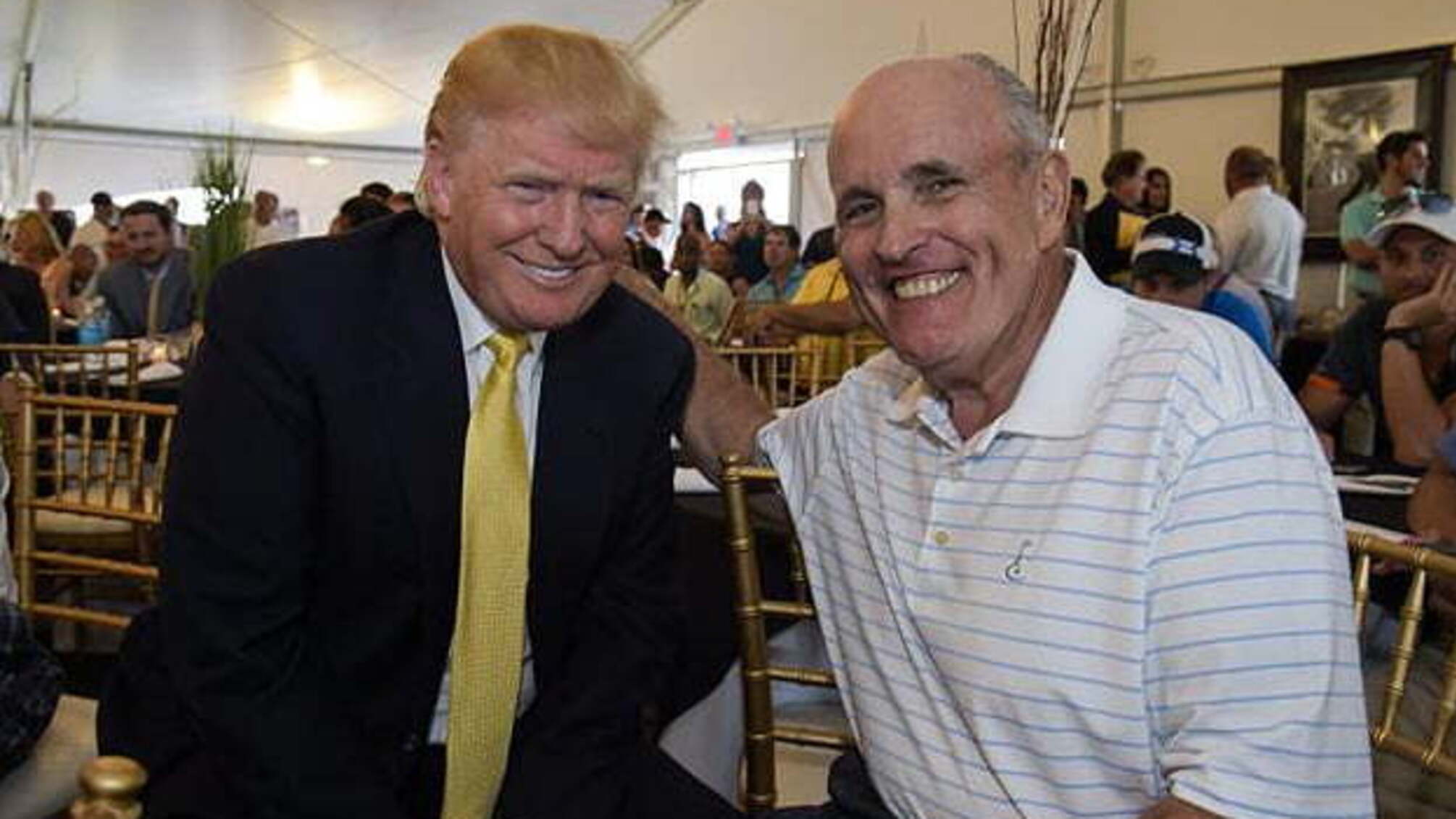 Трампа та Джуліані звинувачують у змові з метою перешкоджання роботі Конгресу