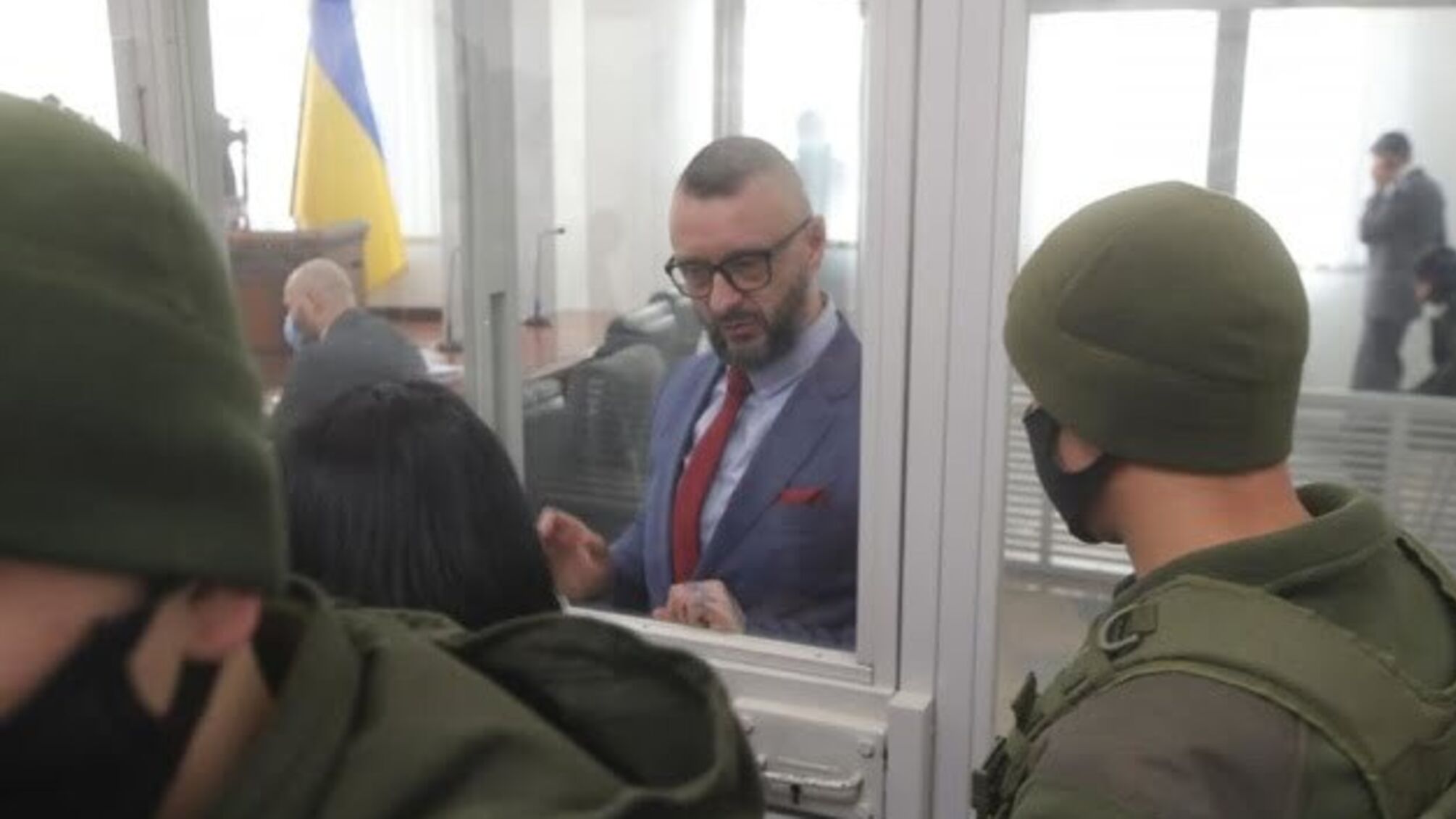Суд продовжив запобіжні заходи Антоненку, Кузьменко і Дугарь до 2 квітня