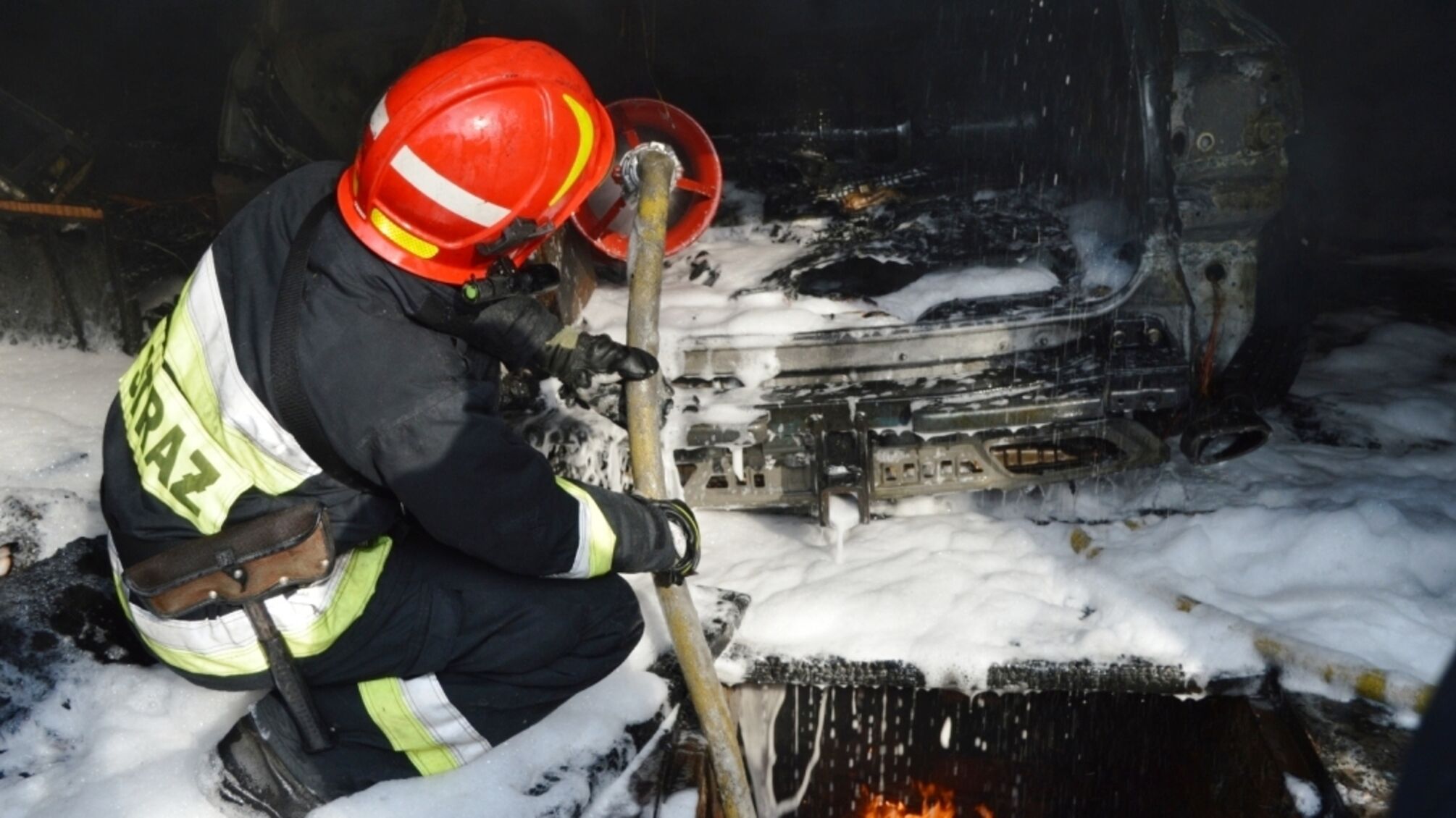 м. Чернігів: внаслідок вибуху та пожежі в приватному гаражі постраждало двоє чоловіків
