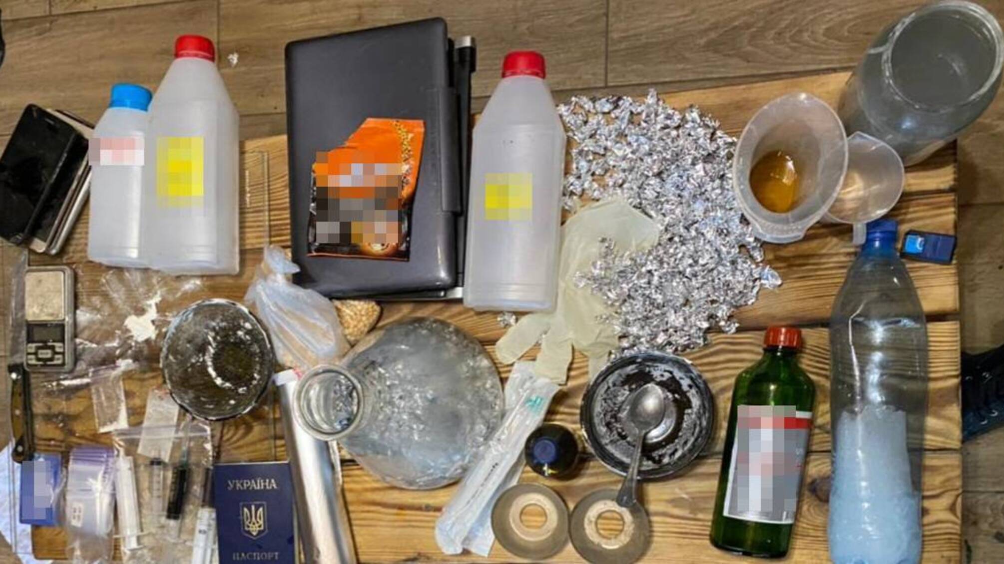 Одеські поліцейські затримали жителя Овідіопольського району за підозрою у виготовленні та розповсюдженні амфетаміну