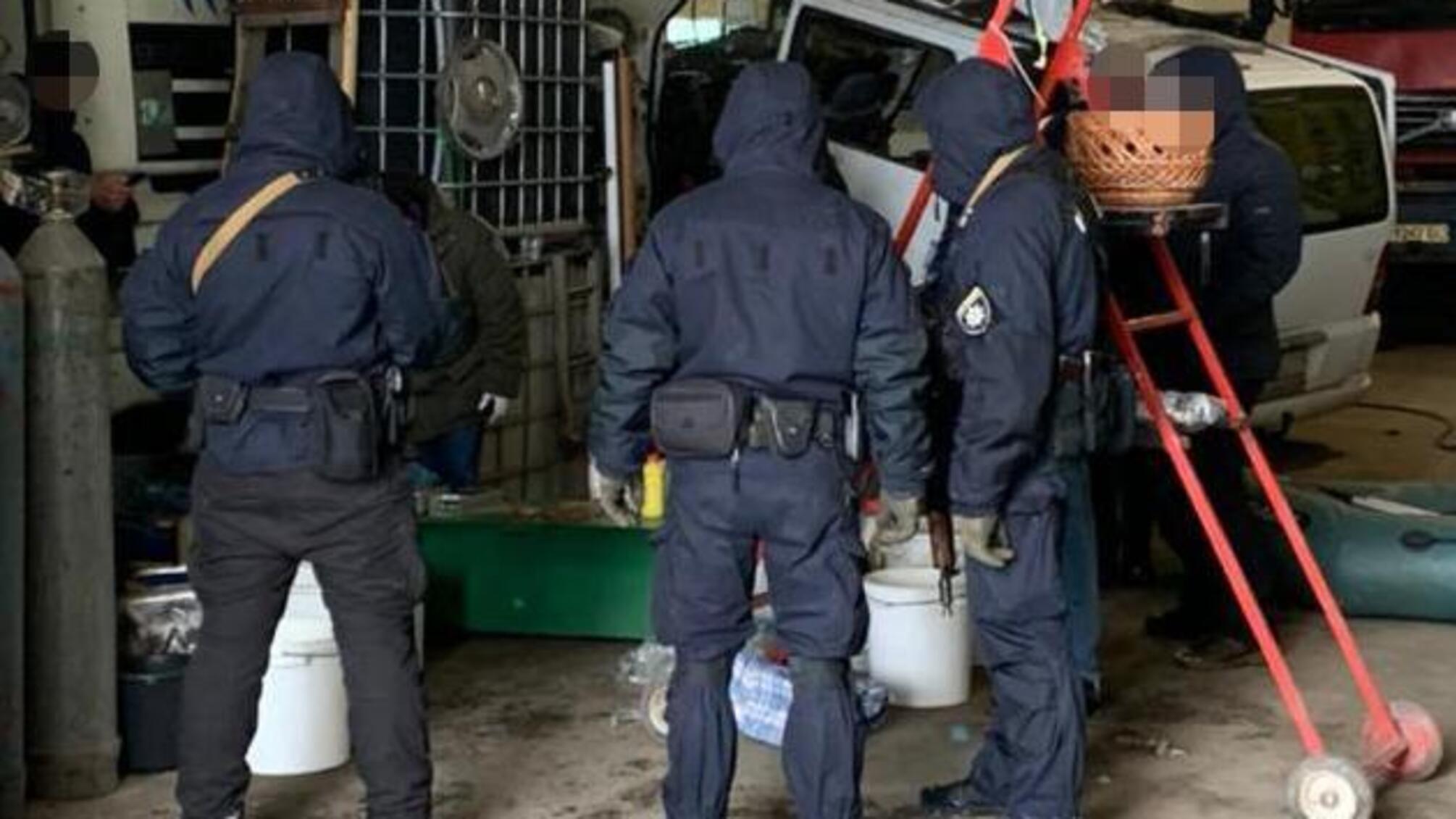 На Черкащині поліція знешкодила діяльність угруповання, яке займалося виготовленням та збутом амфетаміну та мефедрону