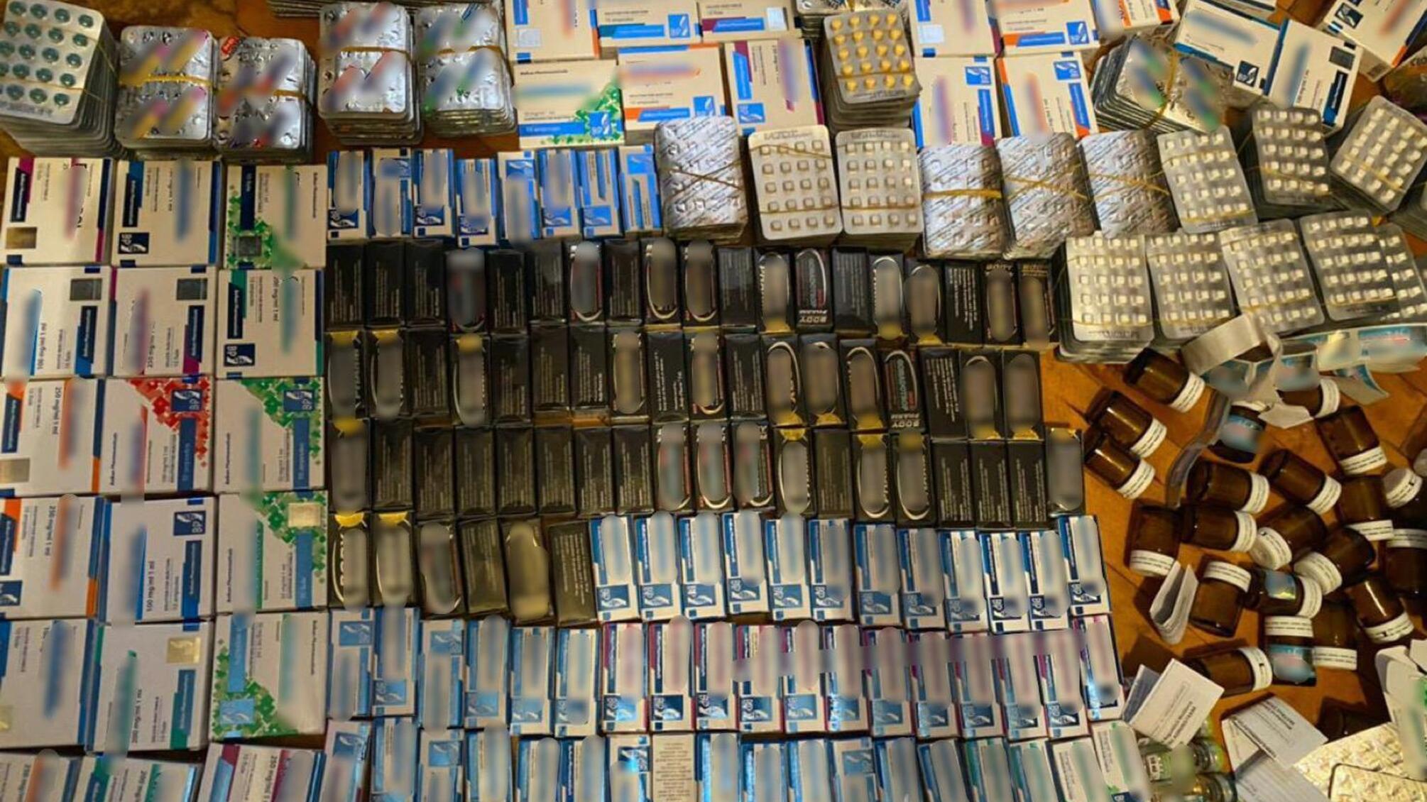 Кіберполіція викрила угруповання в інтернет-торгівлі забороненими лікарськими засобами із сильнодіючими та отруйними речовинами
