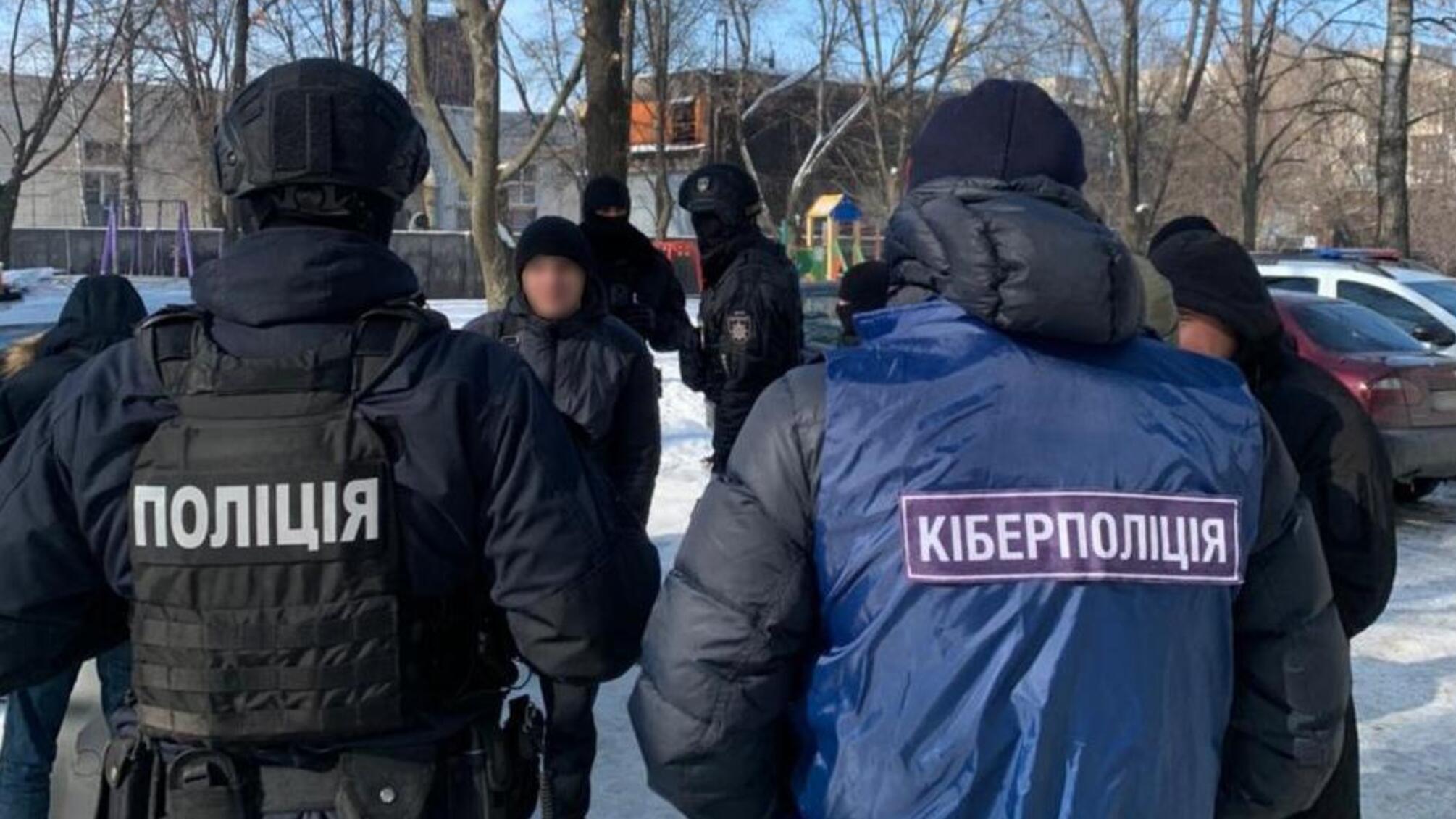 Столичні кіберполіцейські викрили зловмисників у інтернет-продажі неіснуючих автомобілів