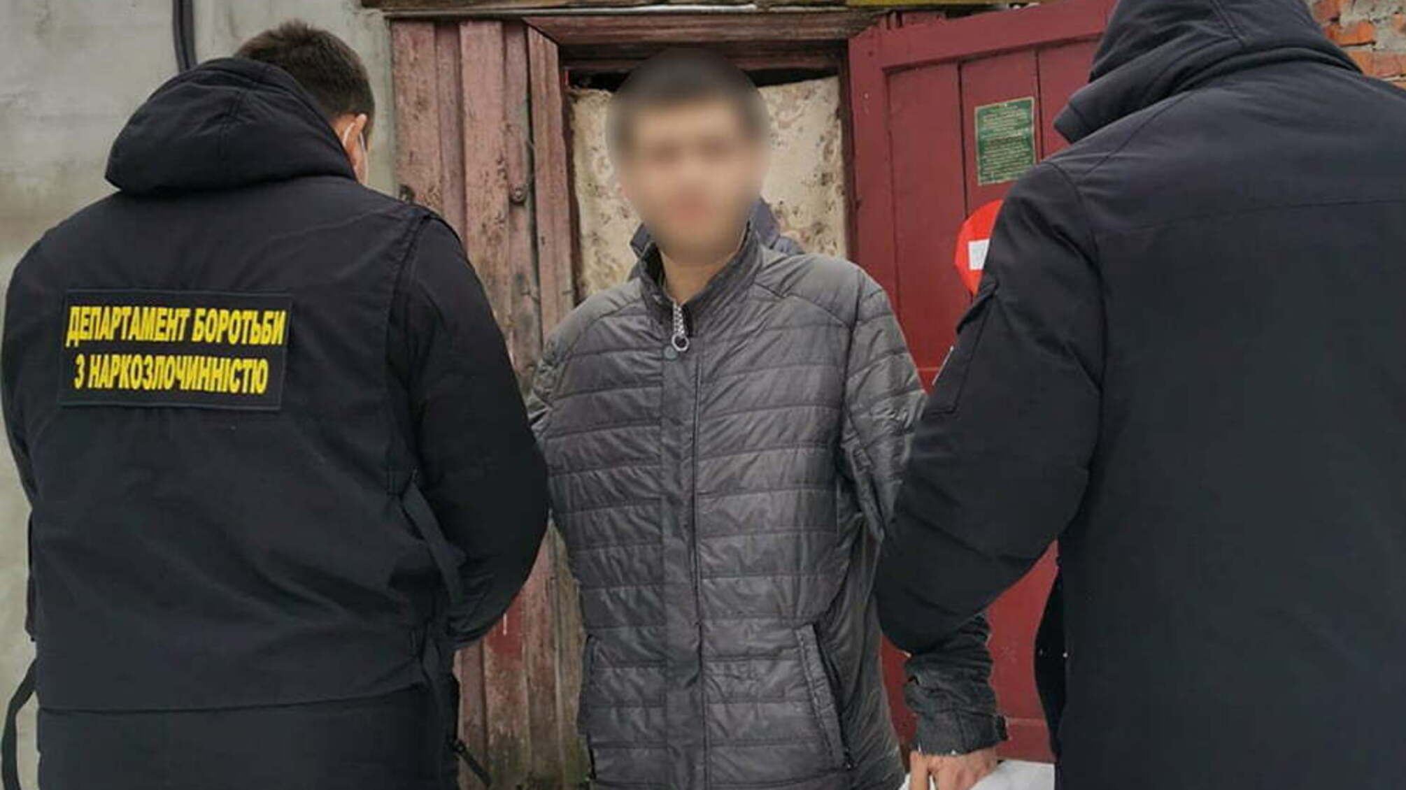 У Чернігові оперативники затримали організатора Інтернет-крамниці з продажу психотропів