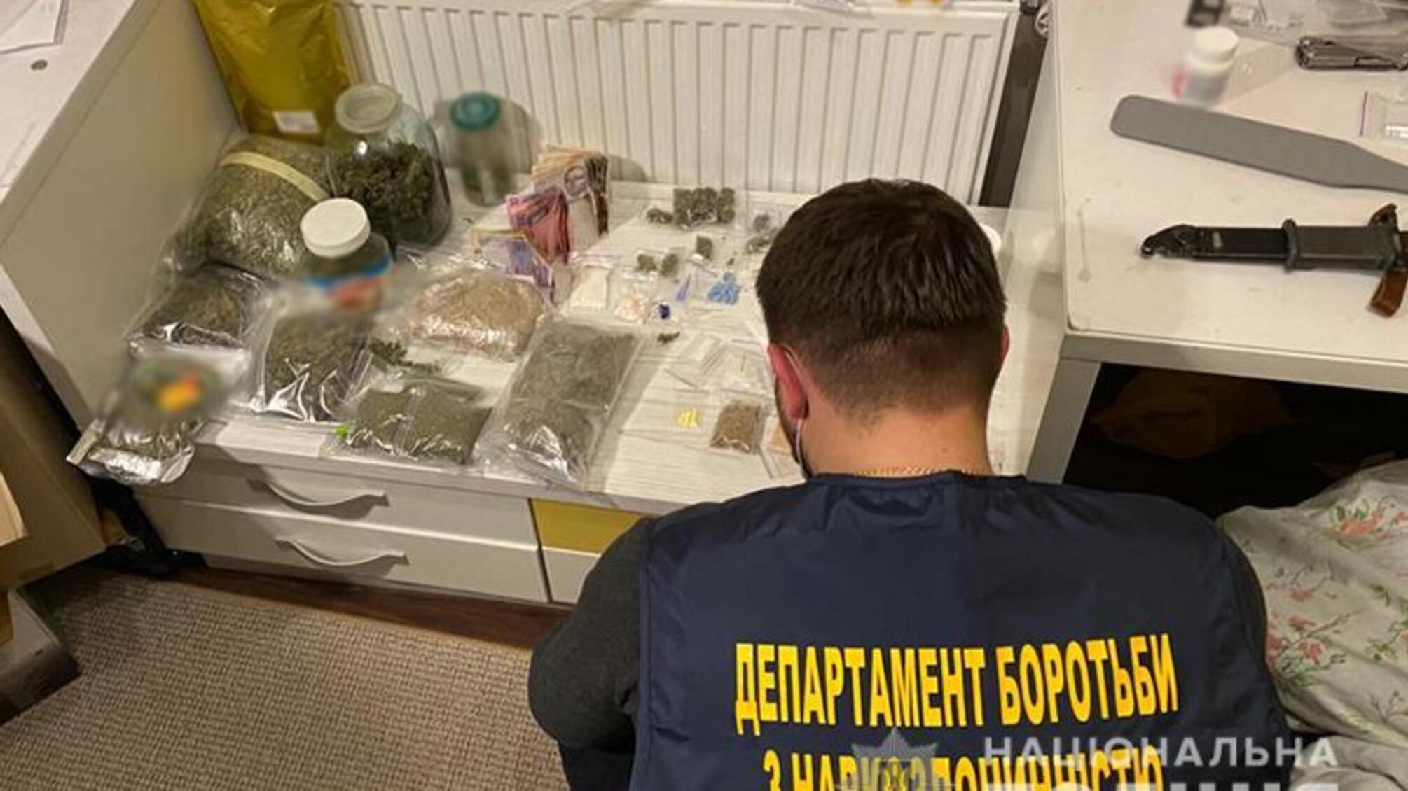 У Тернополі оперативники вилучили у членів злочинного угруповання наркотиків та психотропів на майже 2 мільйони гривень