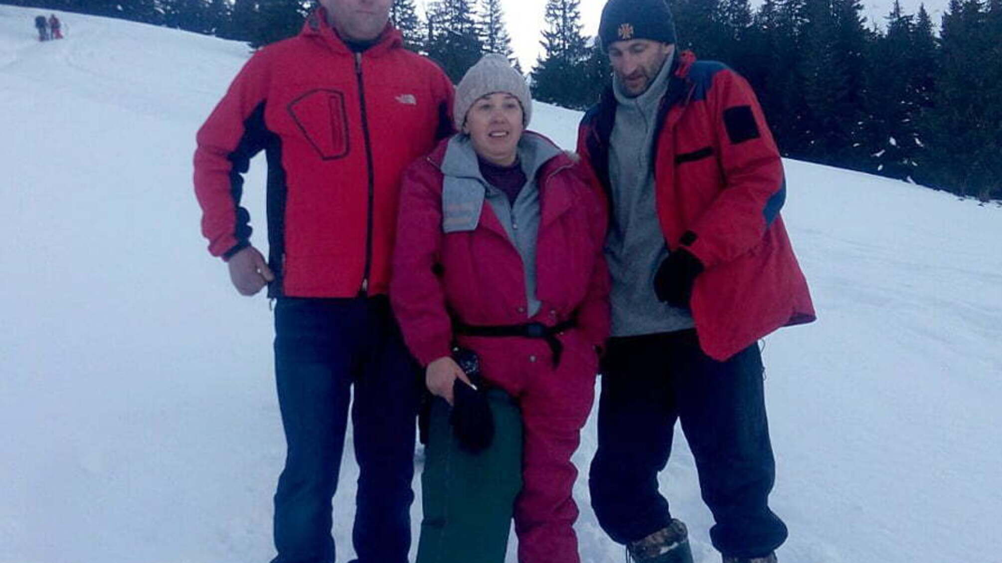 Закарпатська область: рахівські рятувальники надали допомогу травмованій у горах туристці