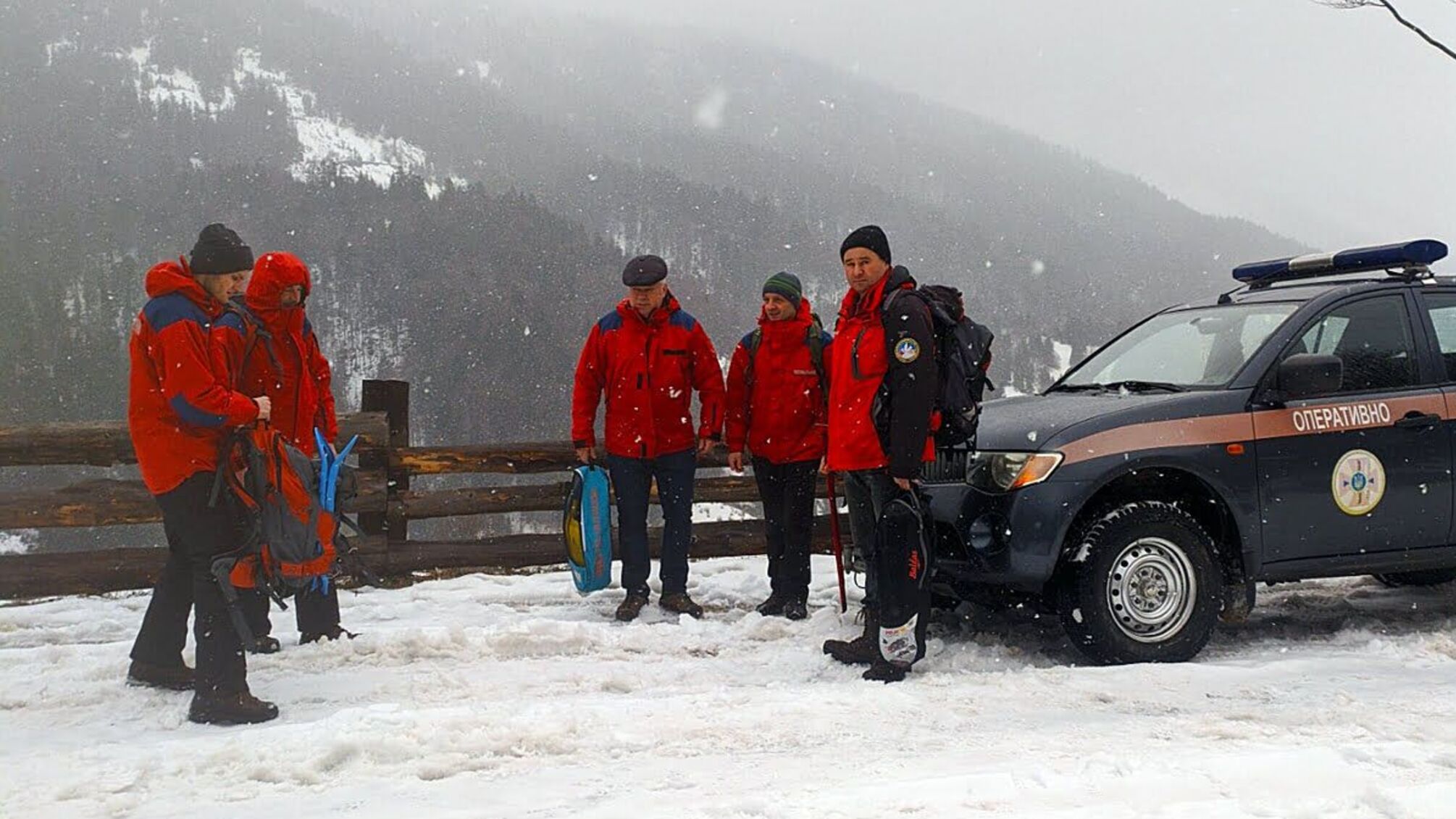 Закарпатська область: упродовж доби рятувальники відшукали двох туристів, що заблукали в горах