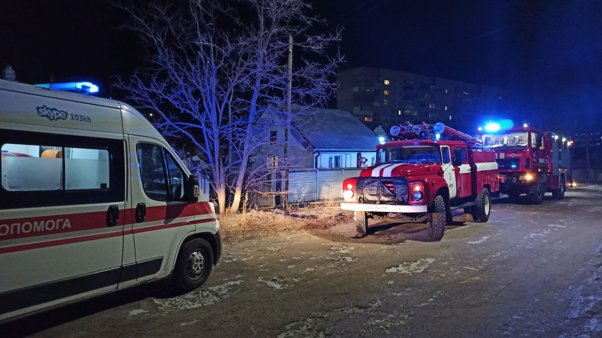 Харківська область: рятувальники ліквідували пожежу на території приватного домоволодіння