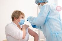 COVID-вакцинація: за день в Україні зробили майже 1200 щеплень 