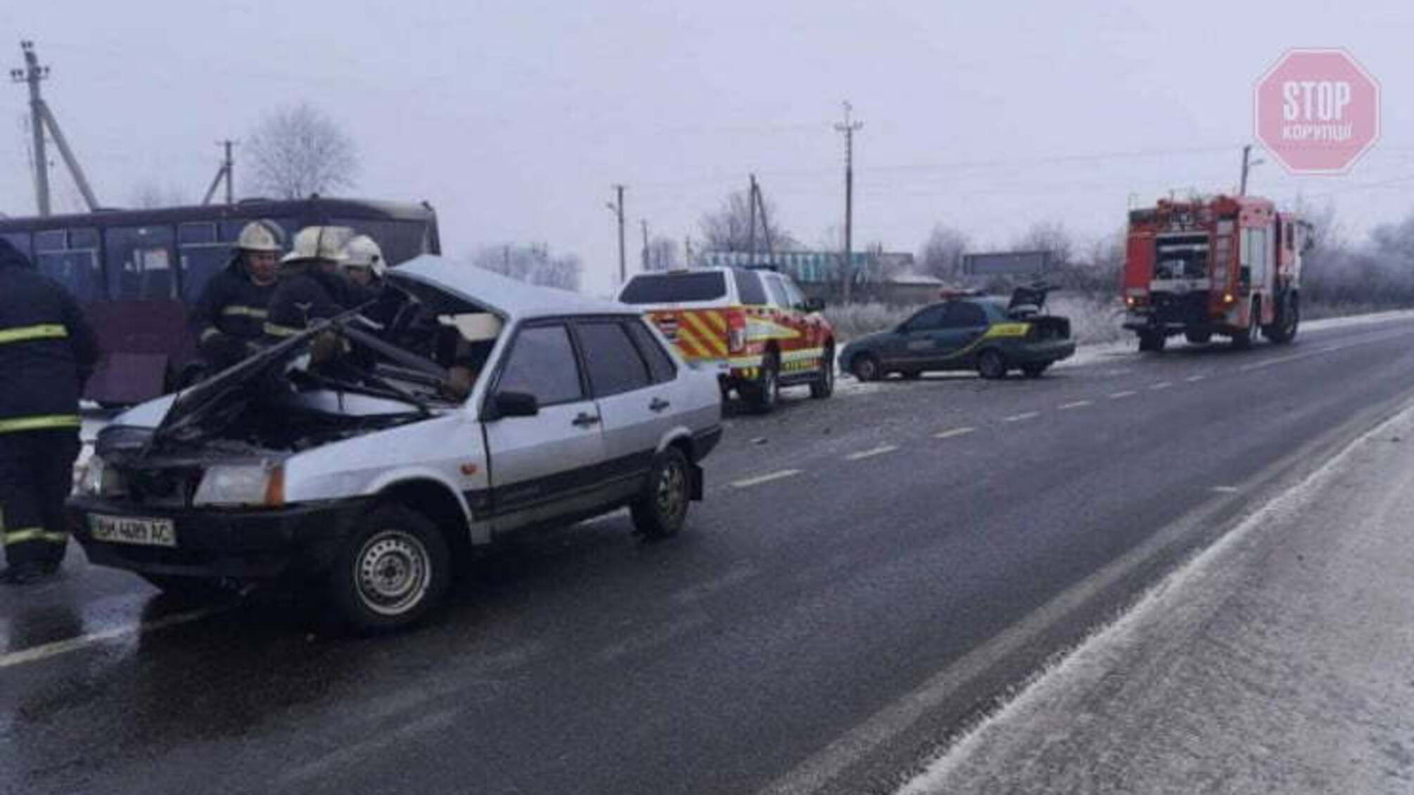 Новости Харькова: пассажирский автобус столкнулся с автомобилем под городом, есть погибшие (фото)