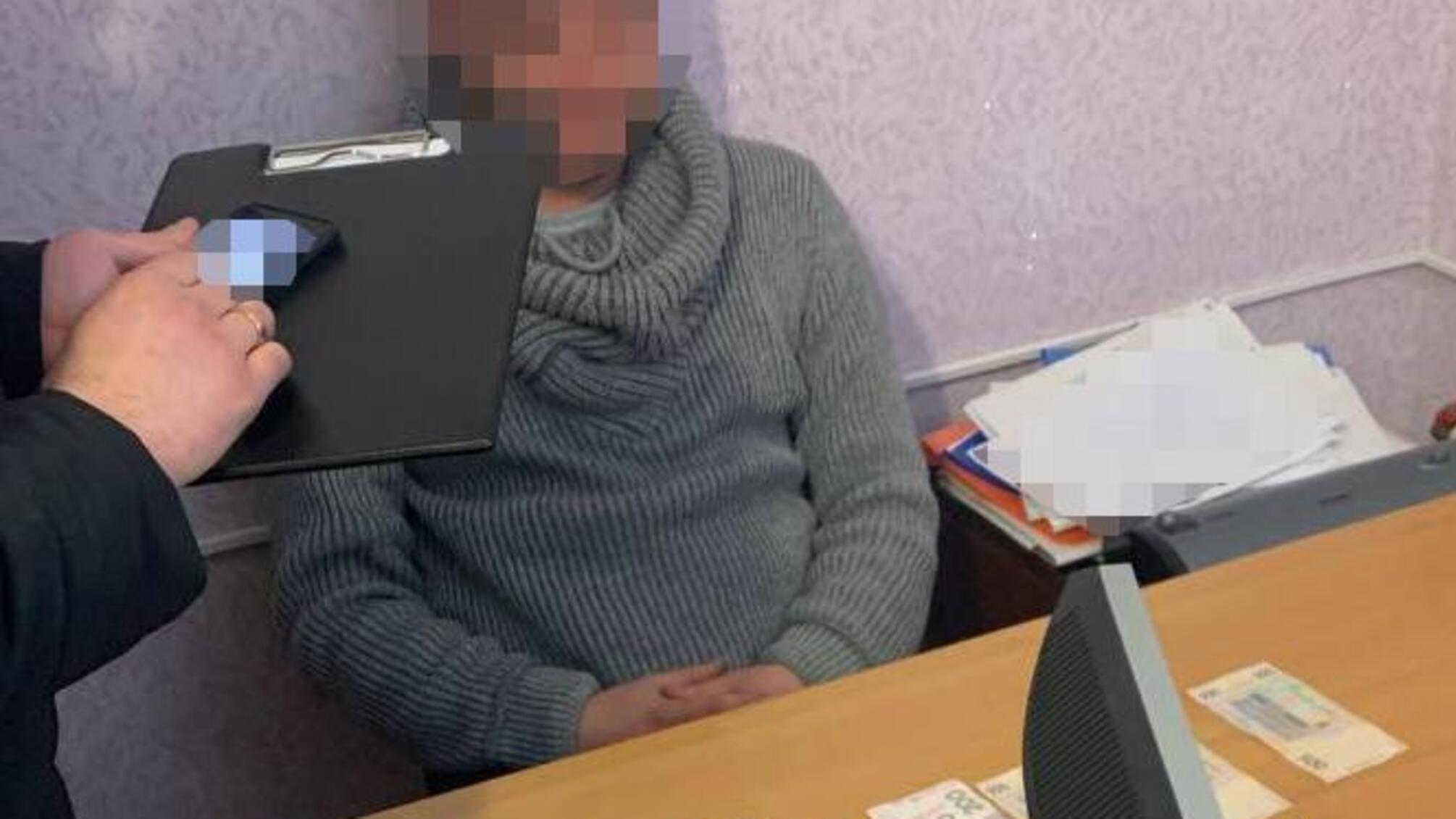 На Київщині поліція затримала групу посадовців, які налагодили корупційну «схему» видачі водійських посвідчень