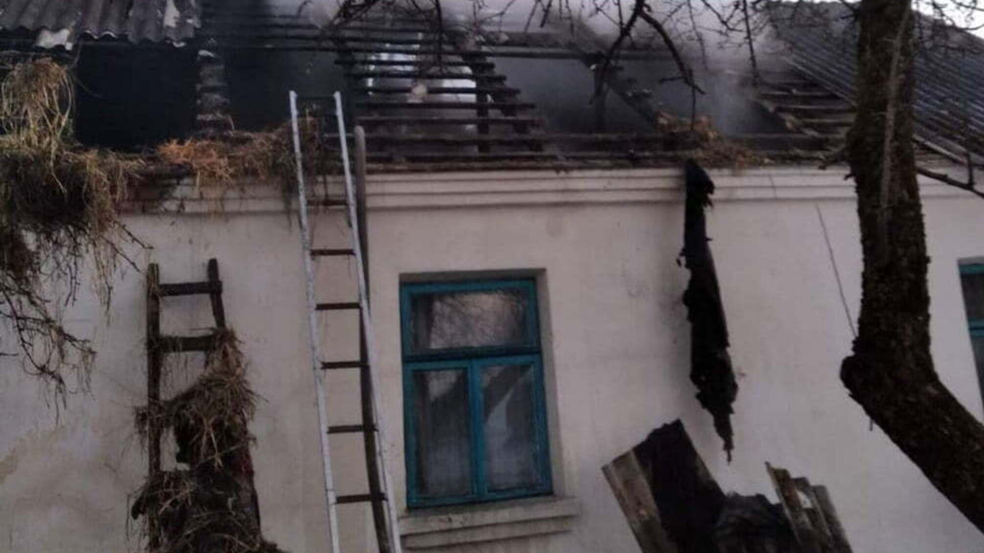 На Волині рятувальники ліквідували пожежу у житловому будинку