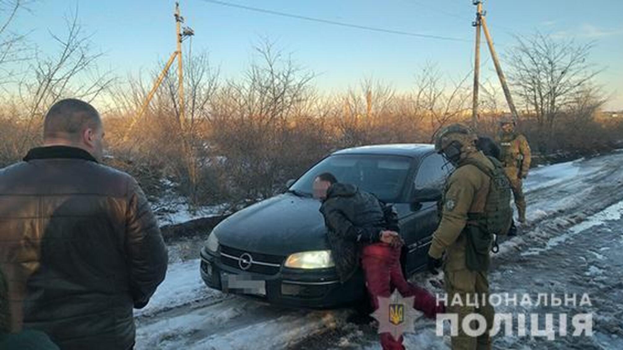 Миколаївські поліцейські ліквідували злочинну групу, яка налагодила наркотрафік до виправної колонії