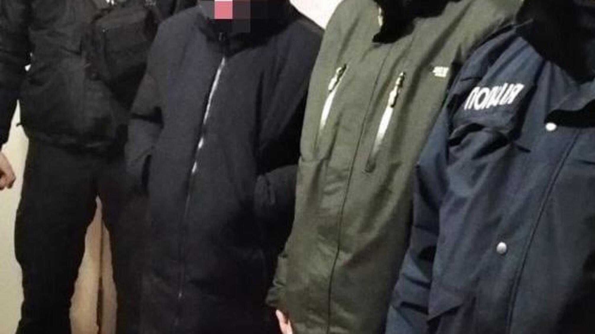 На Луганщині правоохоронці встановили правопорушників, які пошкодили пам'ятник Героям добровольцям