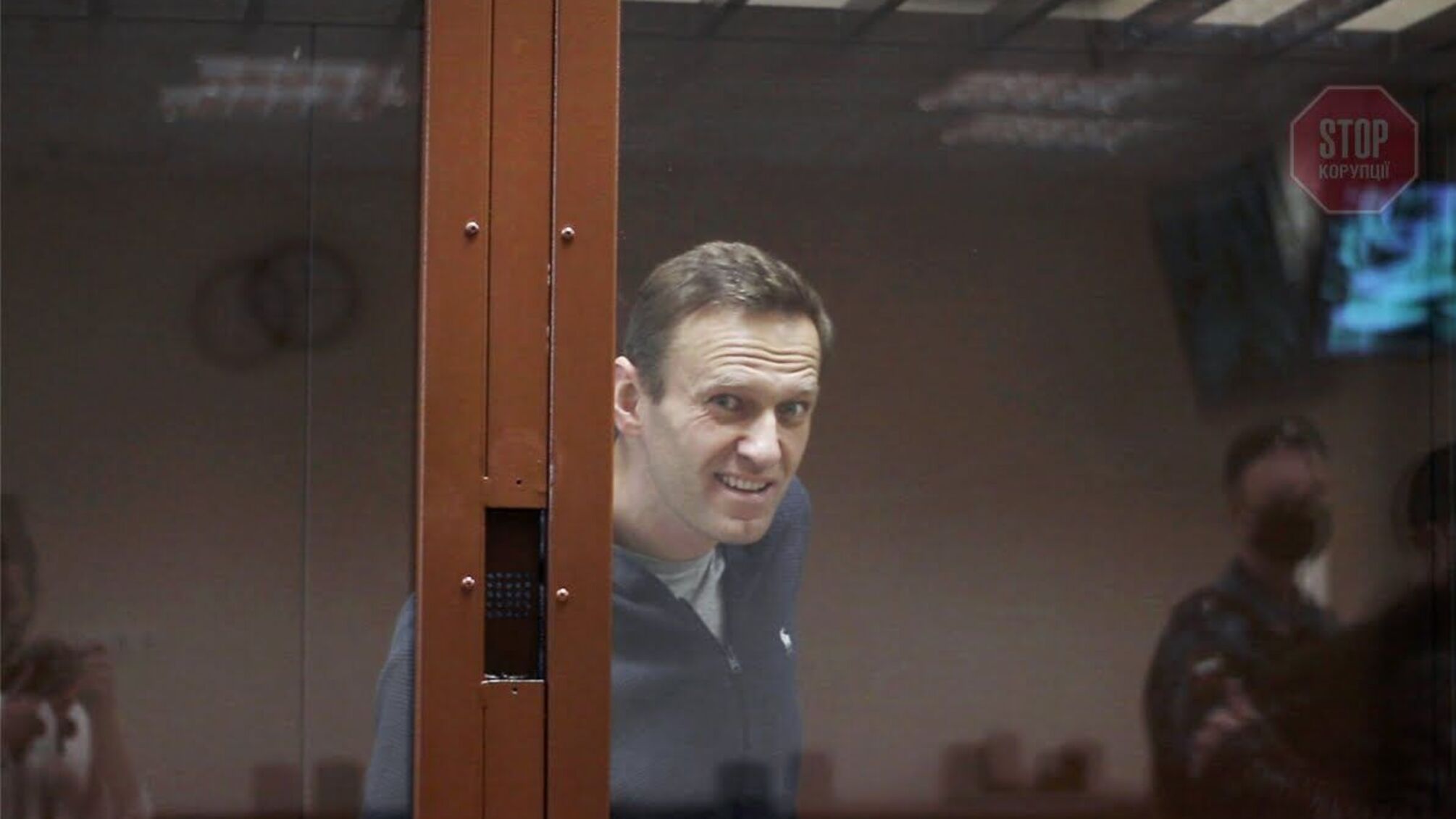 Російський суд скоротив Навальному термін перебування у в’язниці