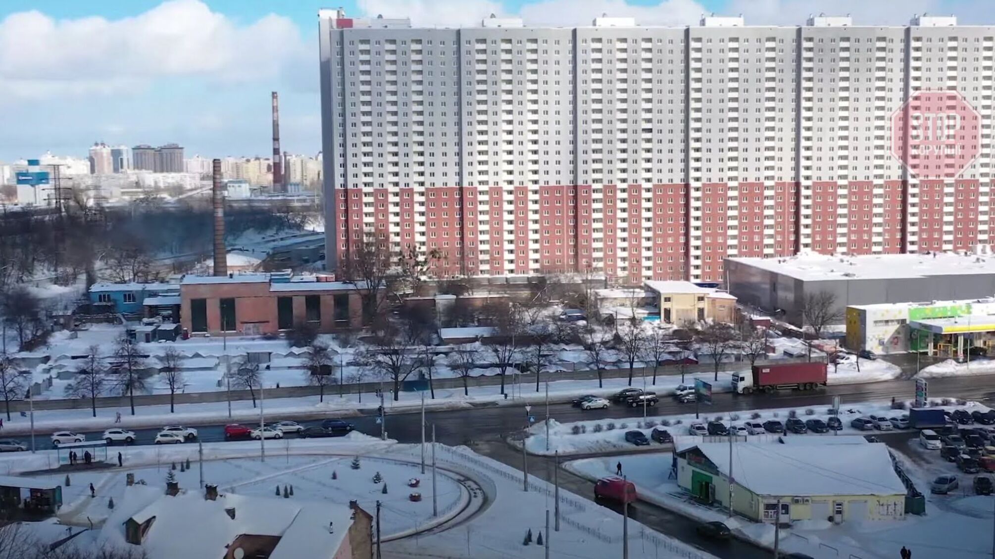 'В квартире сосульки, а сантехника нет', - жители ЖК на Оболони пожаловались на работу частного ЖЭКа