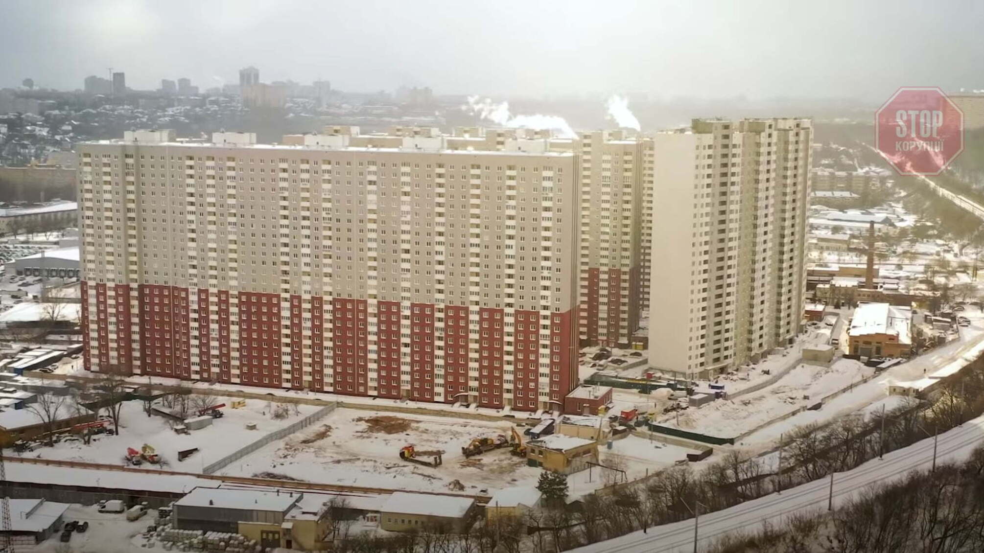 В тесноте и в обиде: в столице застройщик увеличил плотность застройки, а частный ЖЭК не вывозит мусор