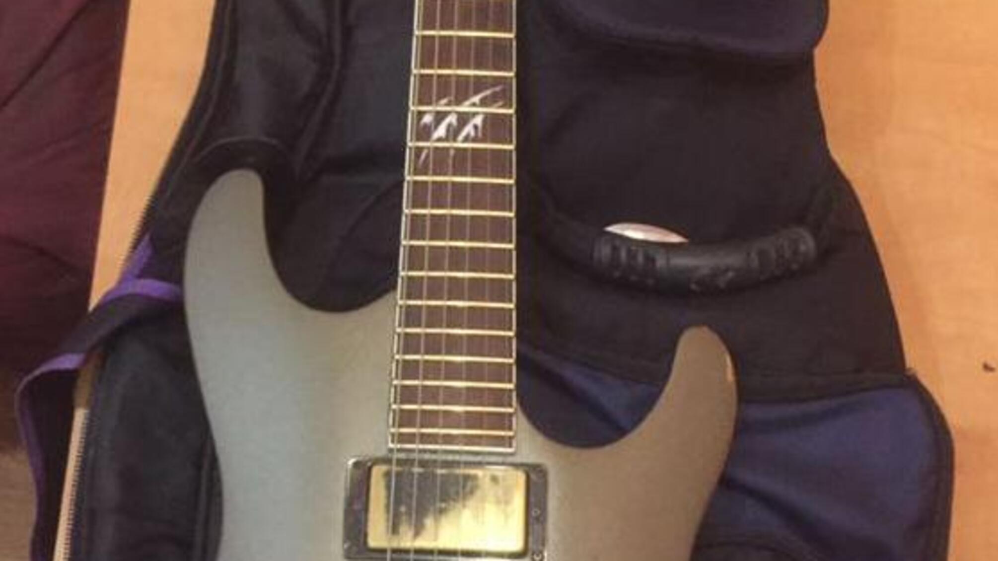 В Одесі поліцейські оперативно повернули іноземцю викрадений у нього музичний інструмент