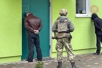 На Днепропетровщине силовики задержали участников группировки, которые занимались вымогательством у местного предпринимателя (фото, видео)