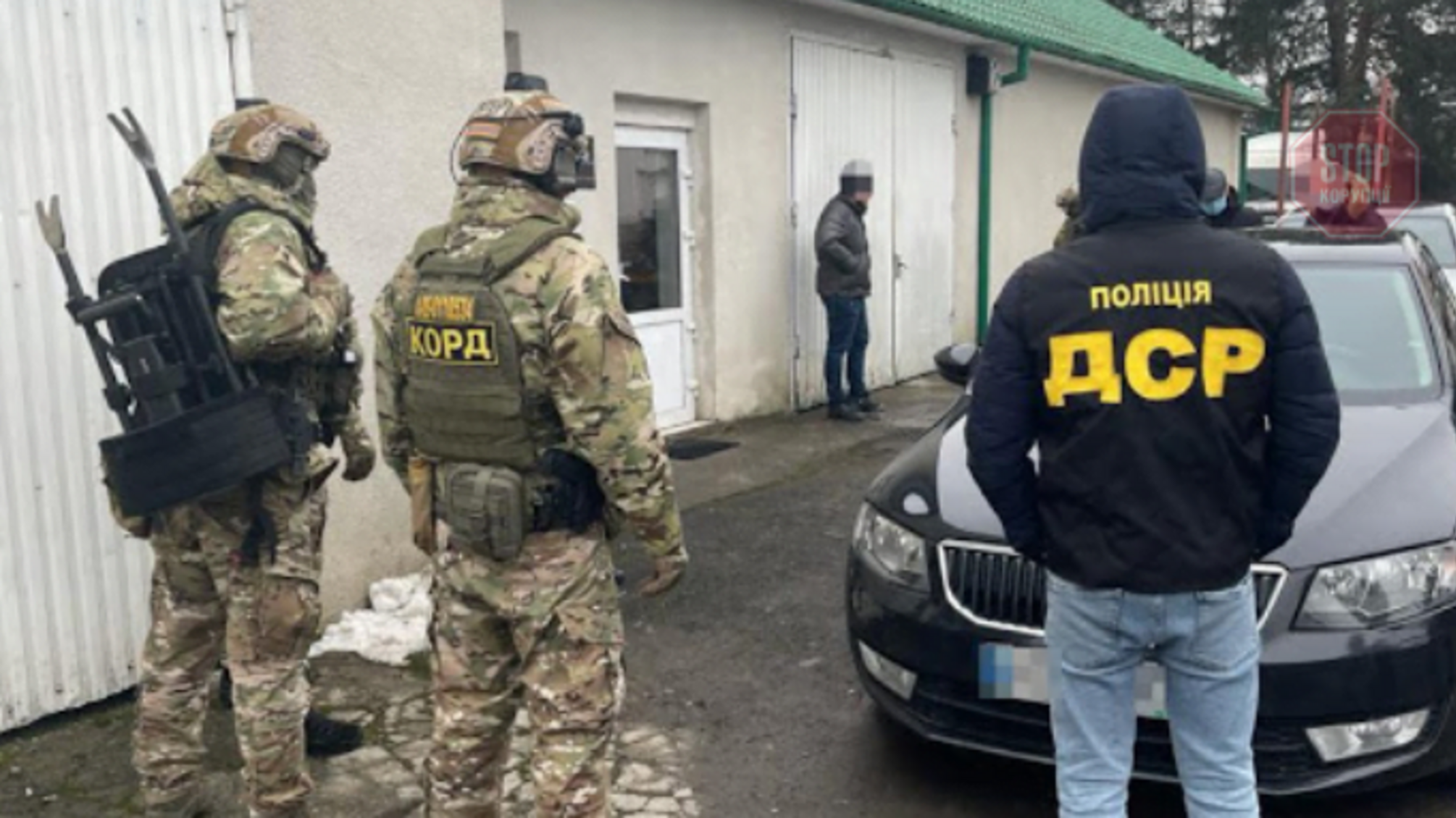 В Закарпатской области таможенники организовали незаконный импорт автомобилей