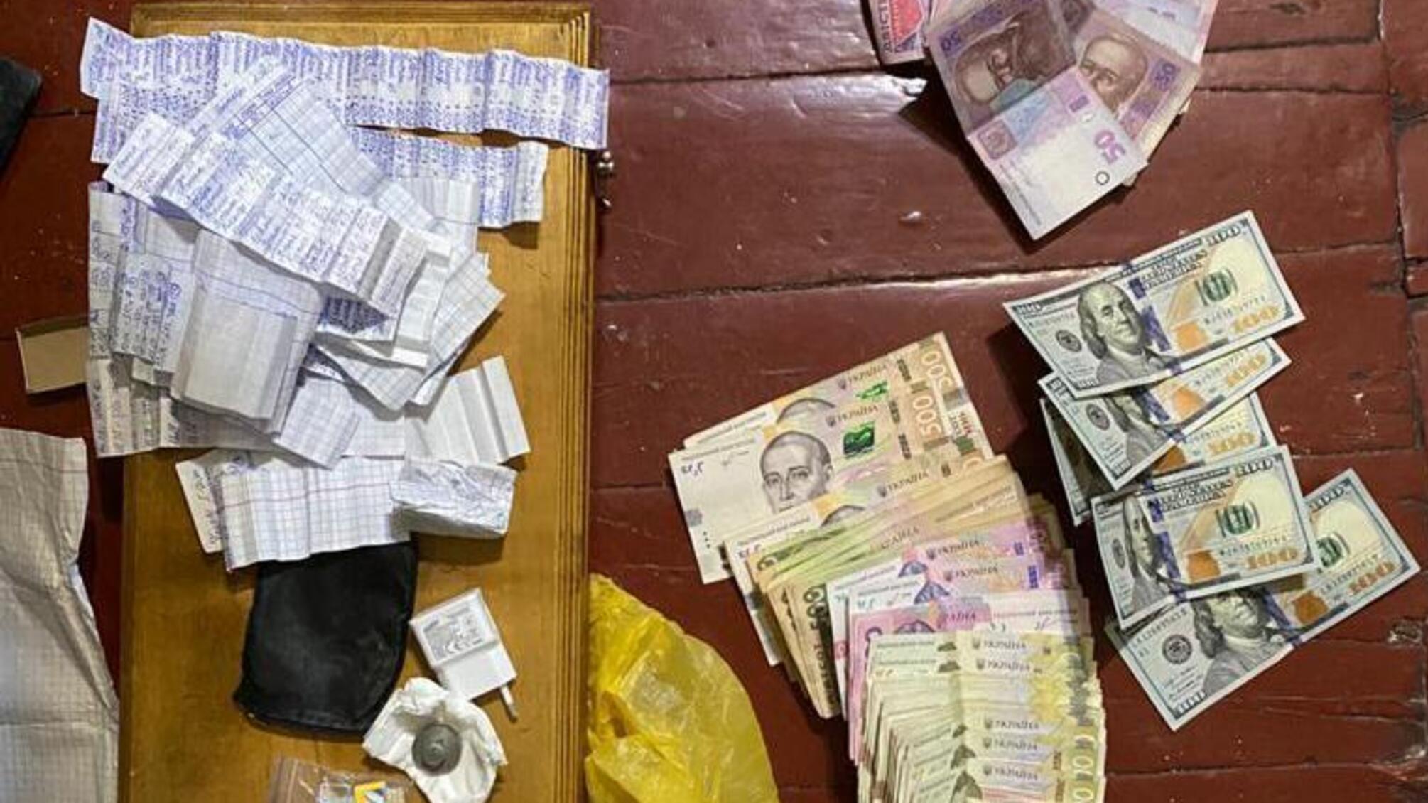 На Буковині поліцейські повідомили про підозру трьом «смотрящим» у Сокирянській виправній колонії