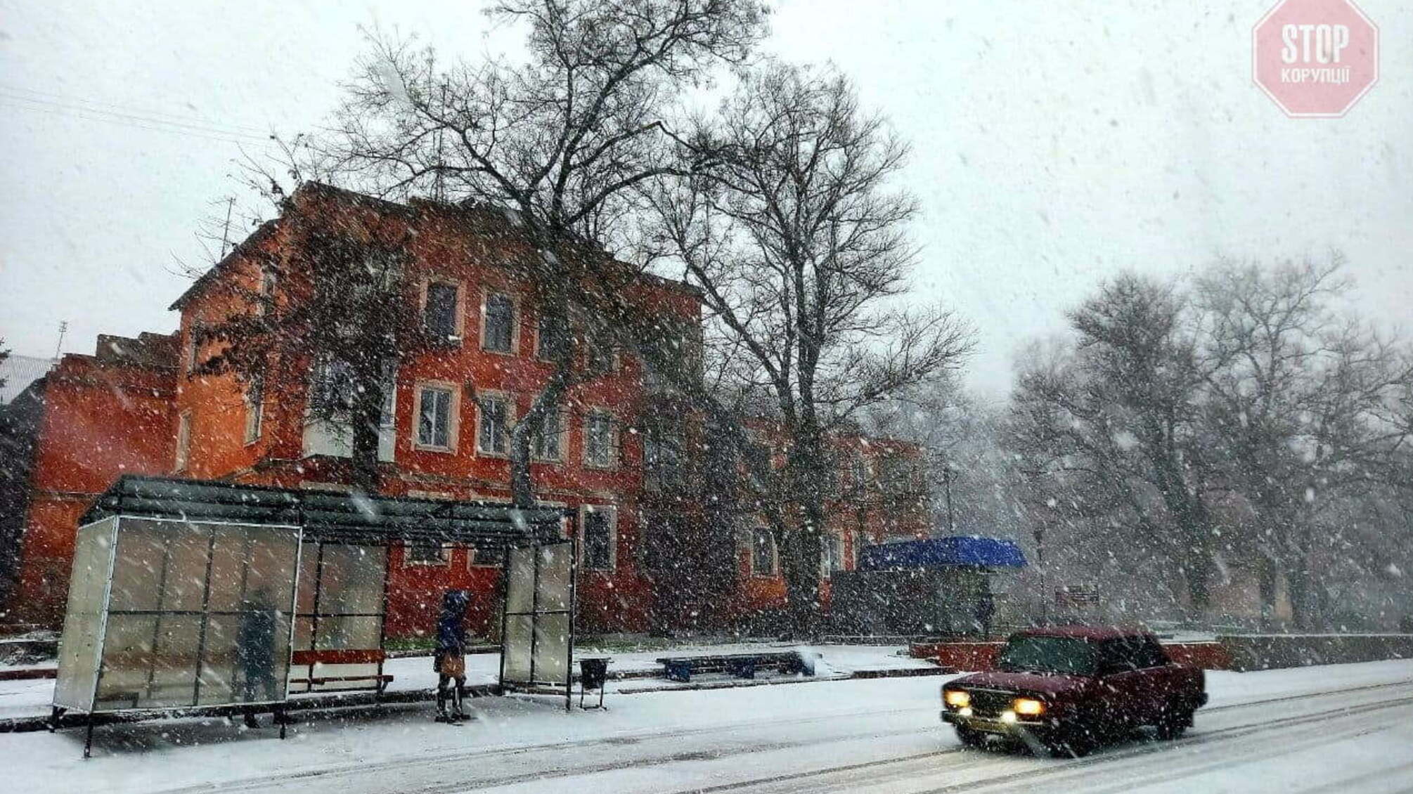 В Украине насыпало более метра снега