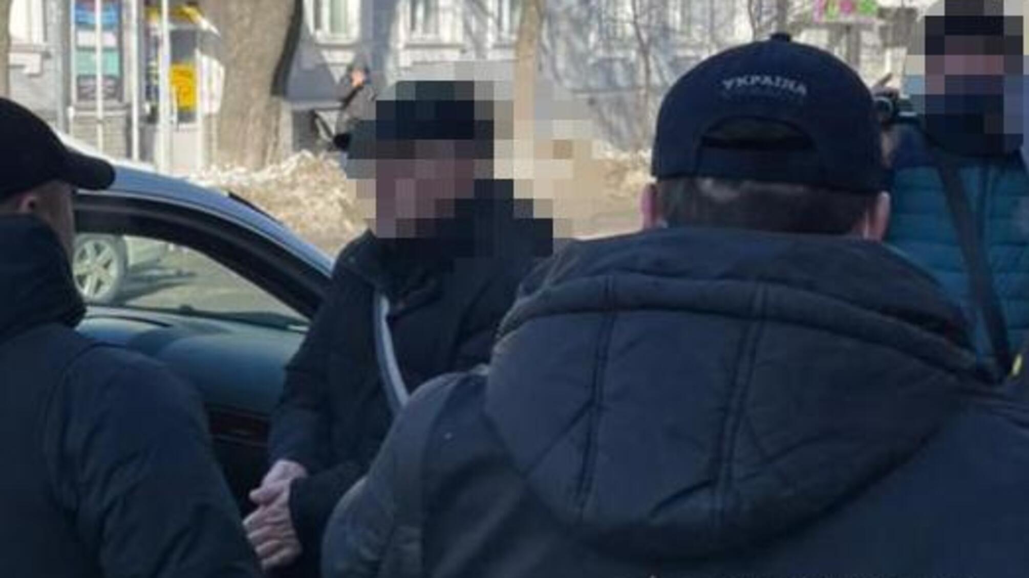 Поліцейські затримали на хабарі начальника відділу Сумського обласного управління Держрибагентства