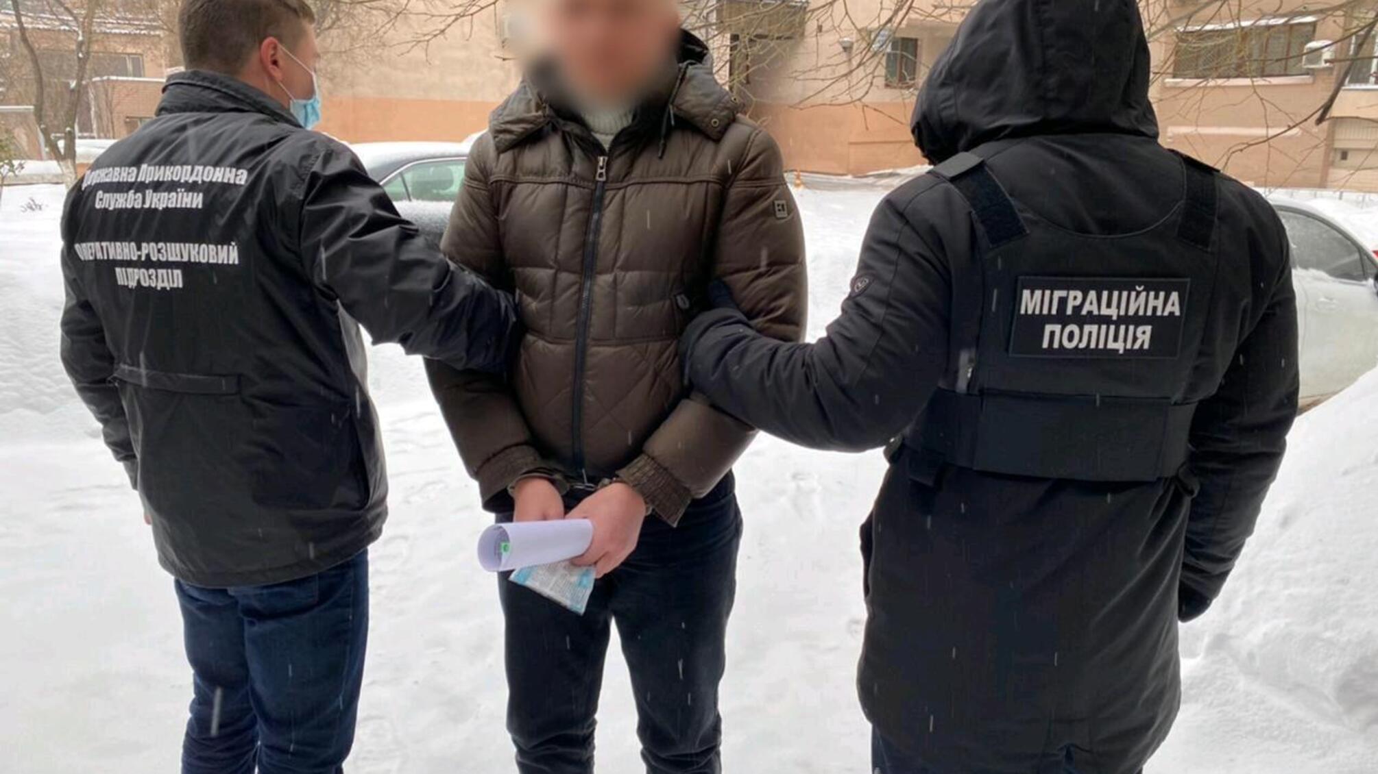 У Києві правоохоронці затримали торговця людьми, який переховувався від слідства
