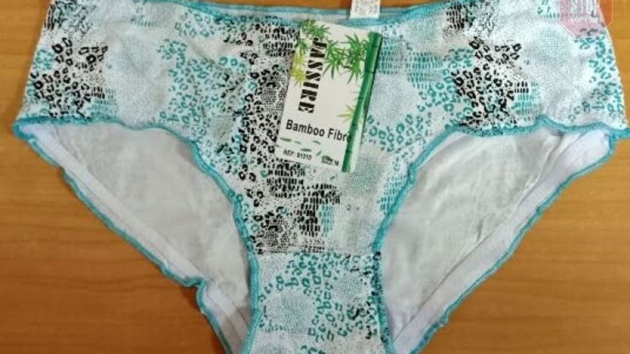 В Днепропетровской области женские трусы забрали за долги и выставили на аукцион