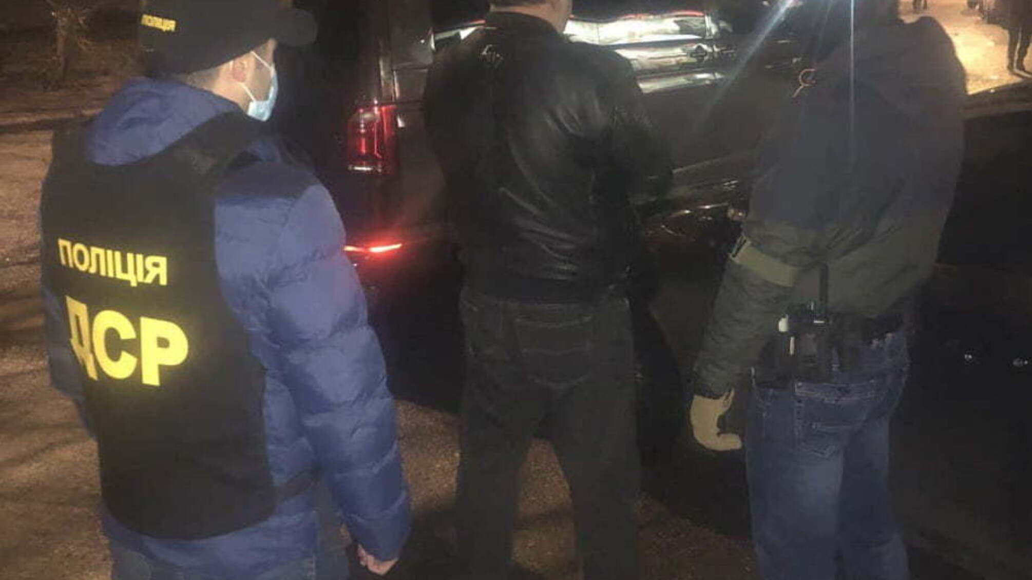 Поліцейські затримали злочинну групу збувачів підроблених коштів