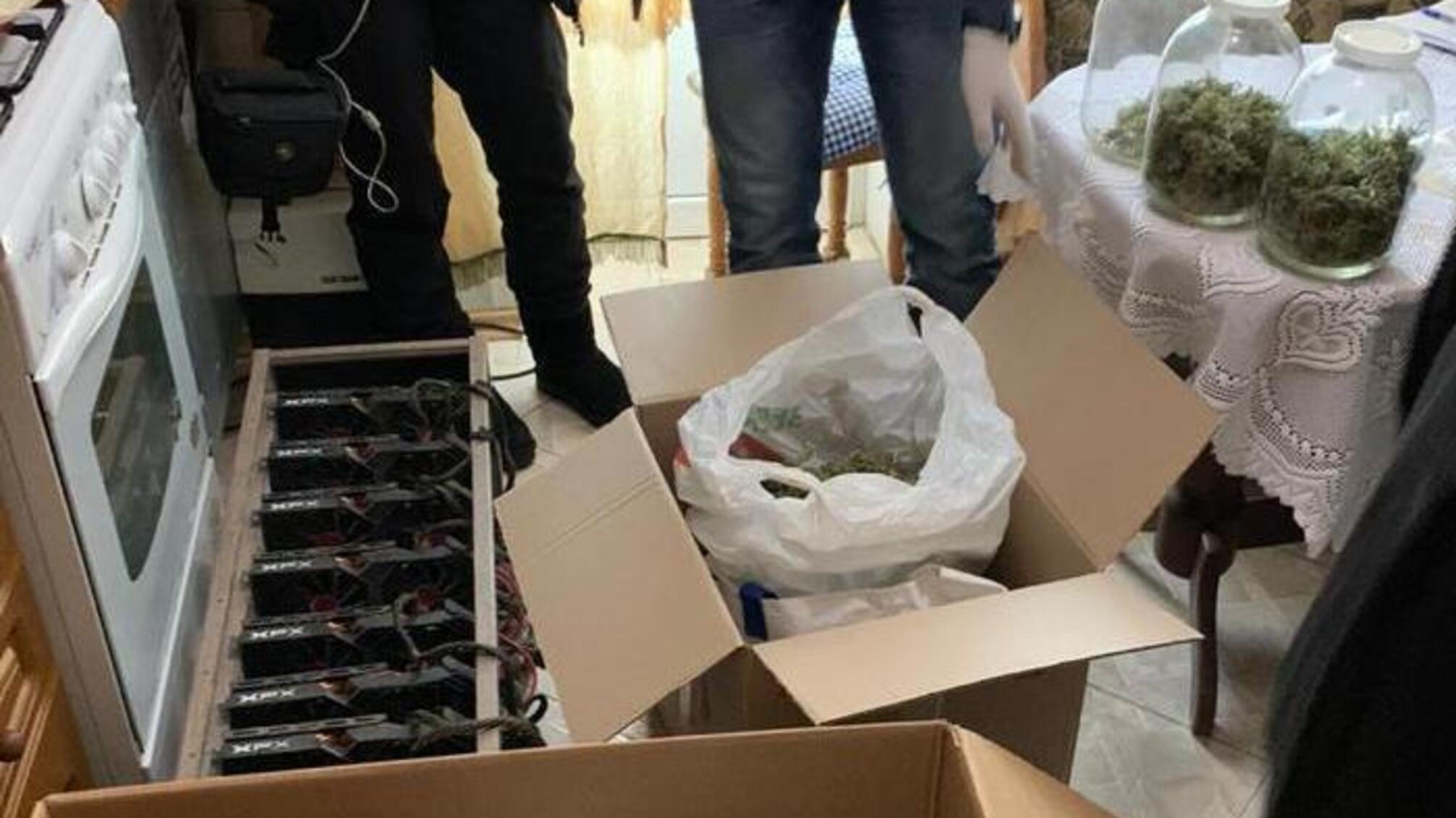 На Львівщині правоохоронці викрили осіб, причетних до незаконного привласнення криптовалюти