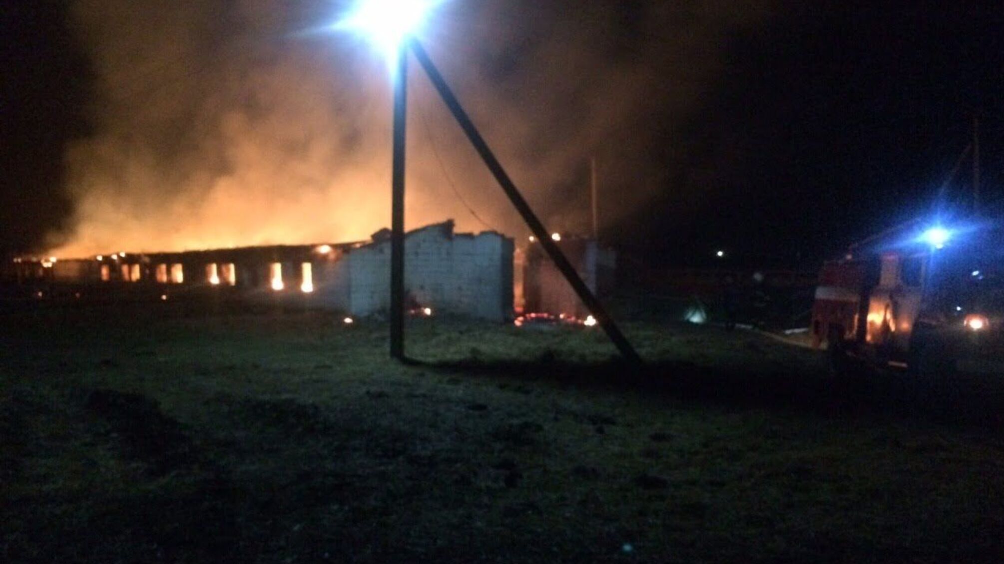 На Харківщині трьом фігурантам повідомили про підозри у вимаганні та підпалі майна