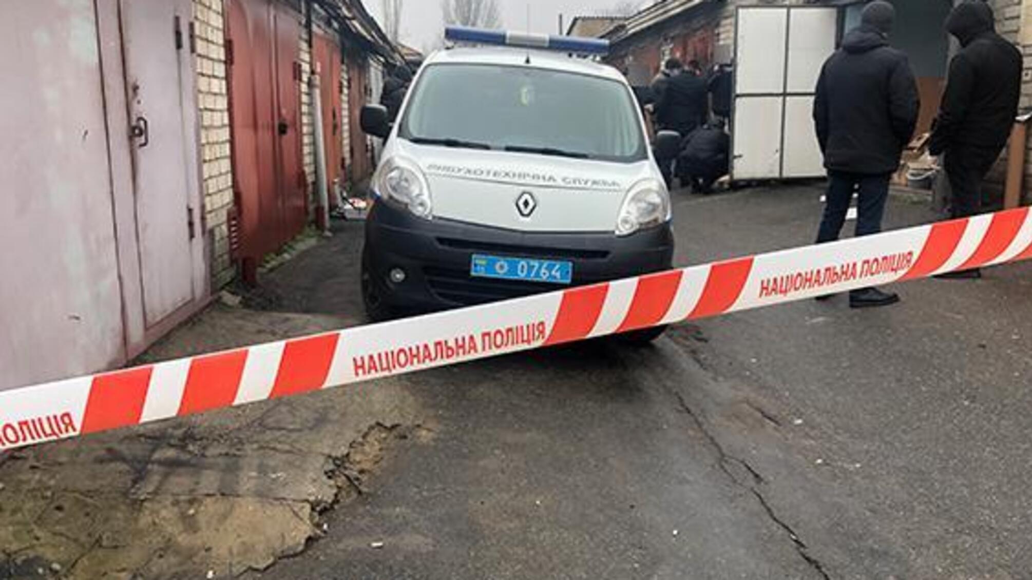 У Миколаєві у ватажка злочинного угруповання поліцейські вилучили психотропи й канабіс на мільйон гривень та арсенал озброєння