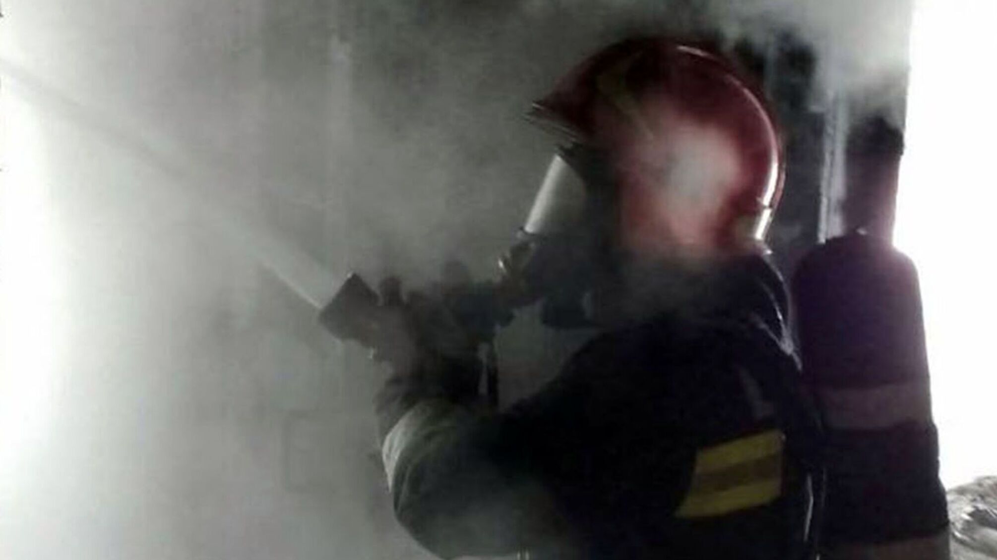 Хмельницька область: вогнеборці ліквідували пожежу господарчої споруди