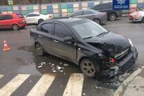 У Харкові зіткнулися дві автівки, є постраждалий (фото)