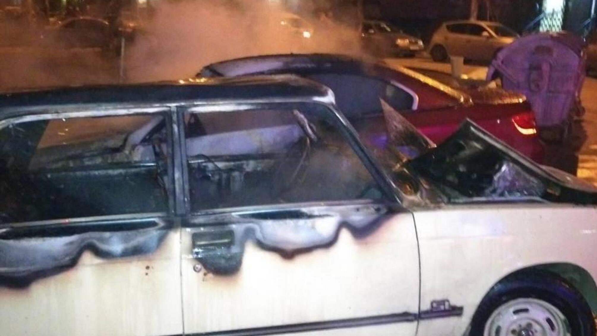 м. Запоріжжя: вогнеборці ліквідували загорання трьох автомобілів