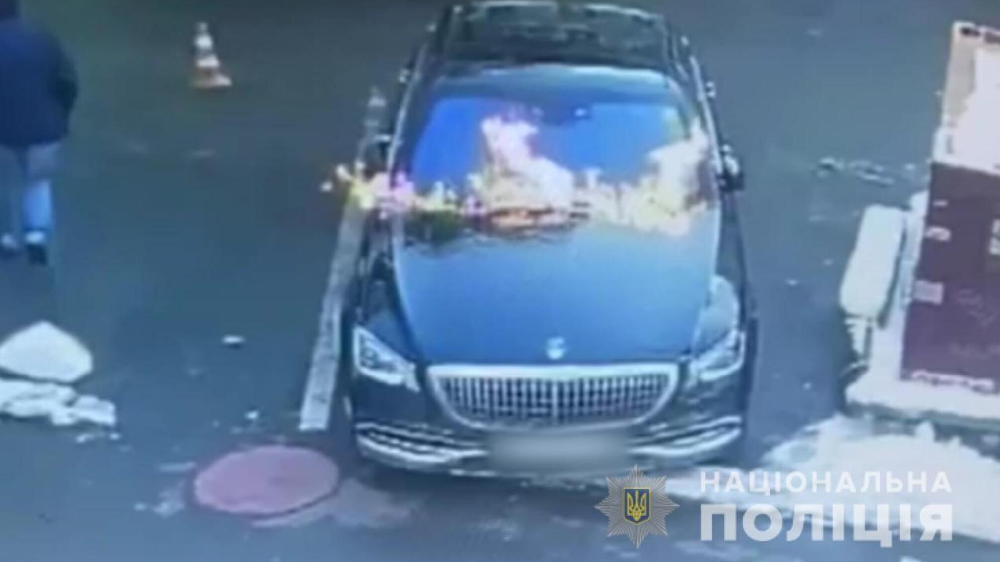 Одеські поліцейські викрили двох чоловіків у підпалі автомобіля місцевого жителя