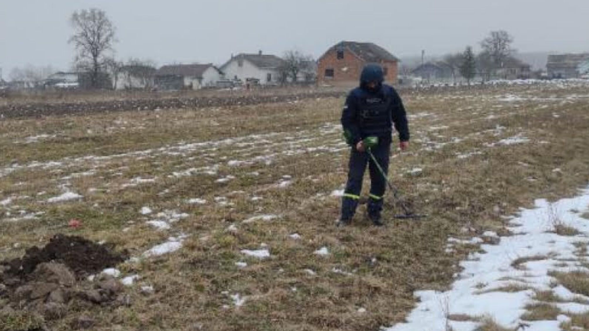 Івано-Франківська область:піротехніки знищили вибухонебезпечний предмет