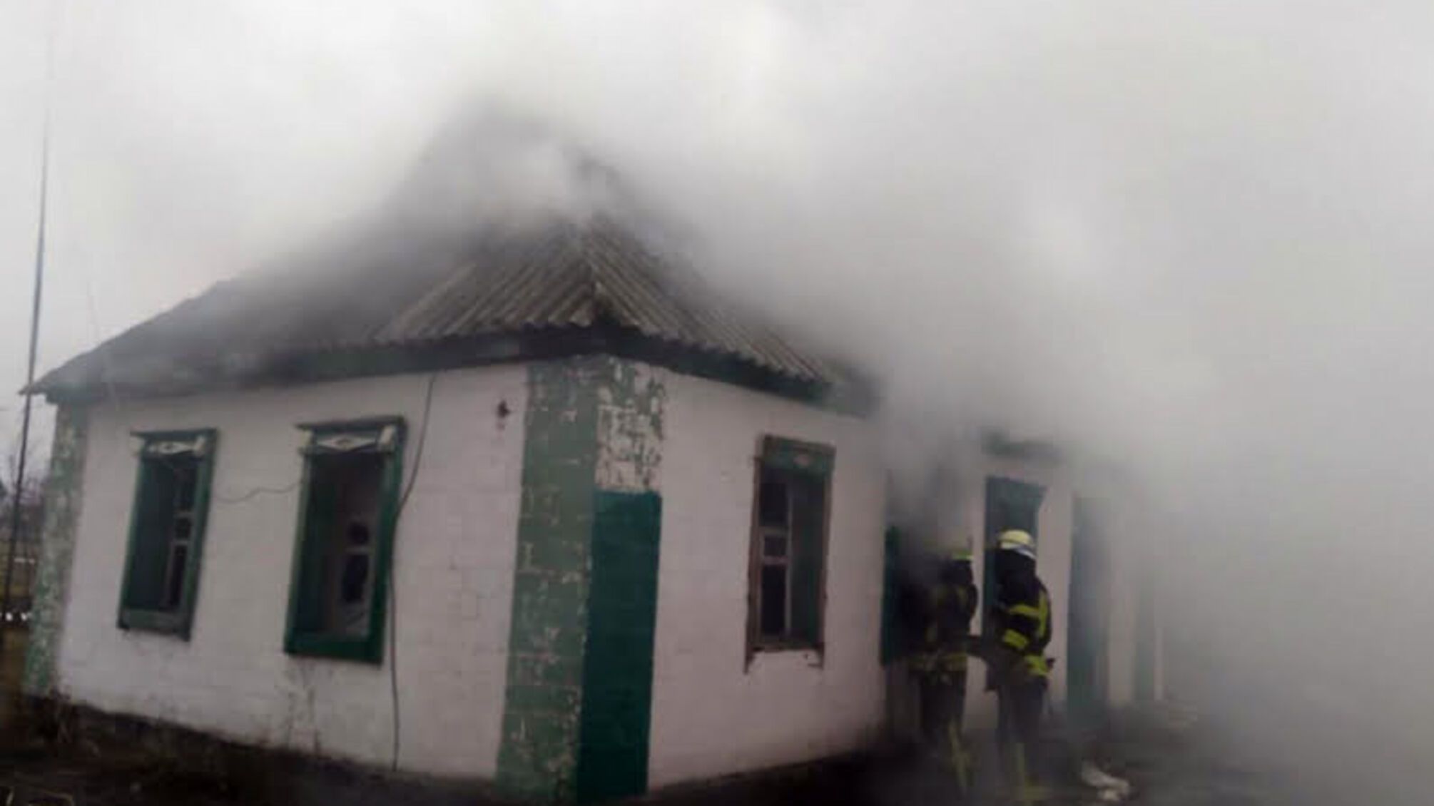 Дніпропетровська область: вогнеборці ліквідували пожежу в одноповерховому житловому будинку