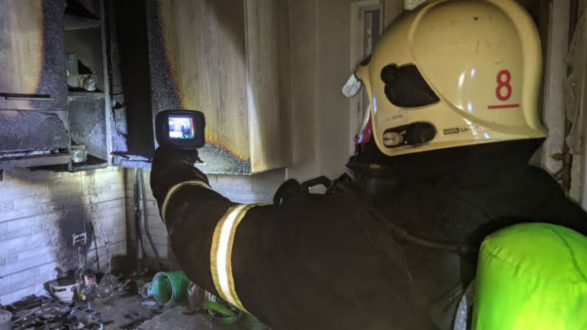 Рівненська область: рятувальники під час пожежі врятували чотирьох мешканців, ще дванадцятьох - евакуювали