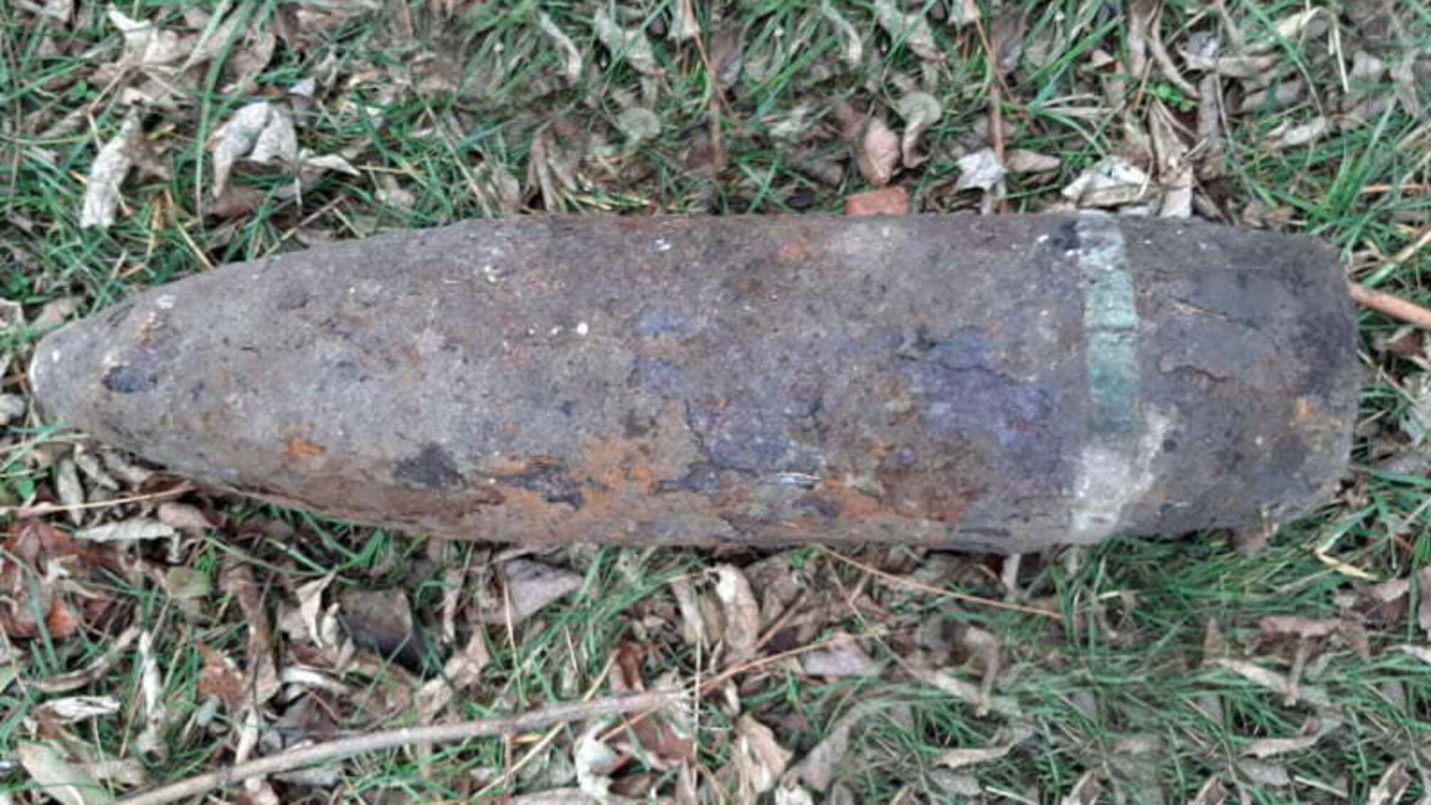 Хмельницька область: піротехніки ГУ ДСНС знищили 152 мм артснаряд часів Другої світової війни