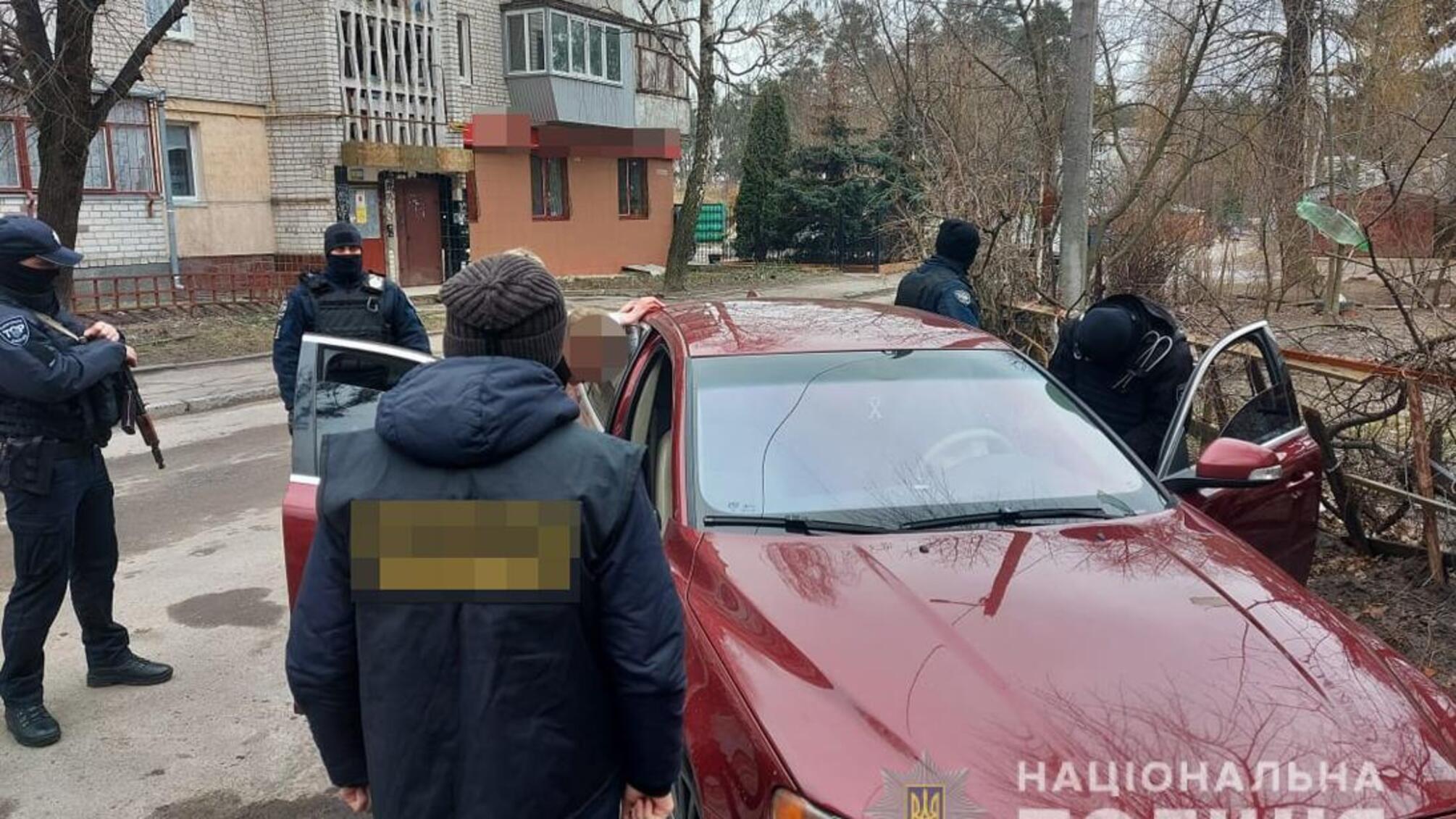 У Житомирі поліцейські провели низку обшуків у наркоділків