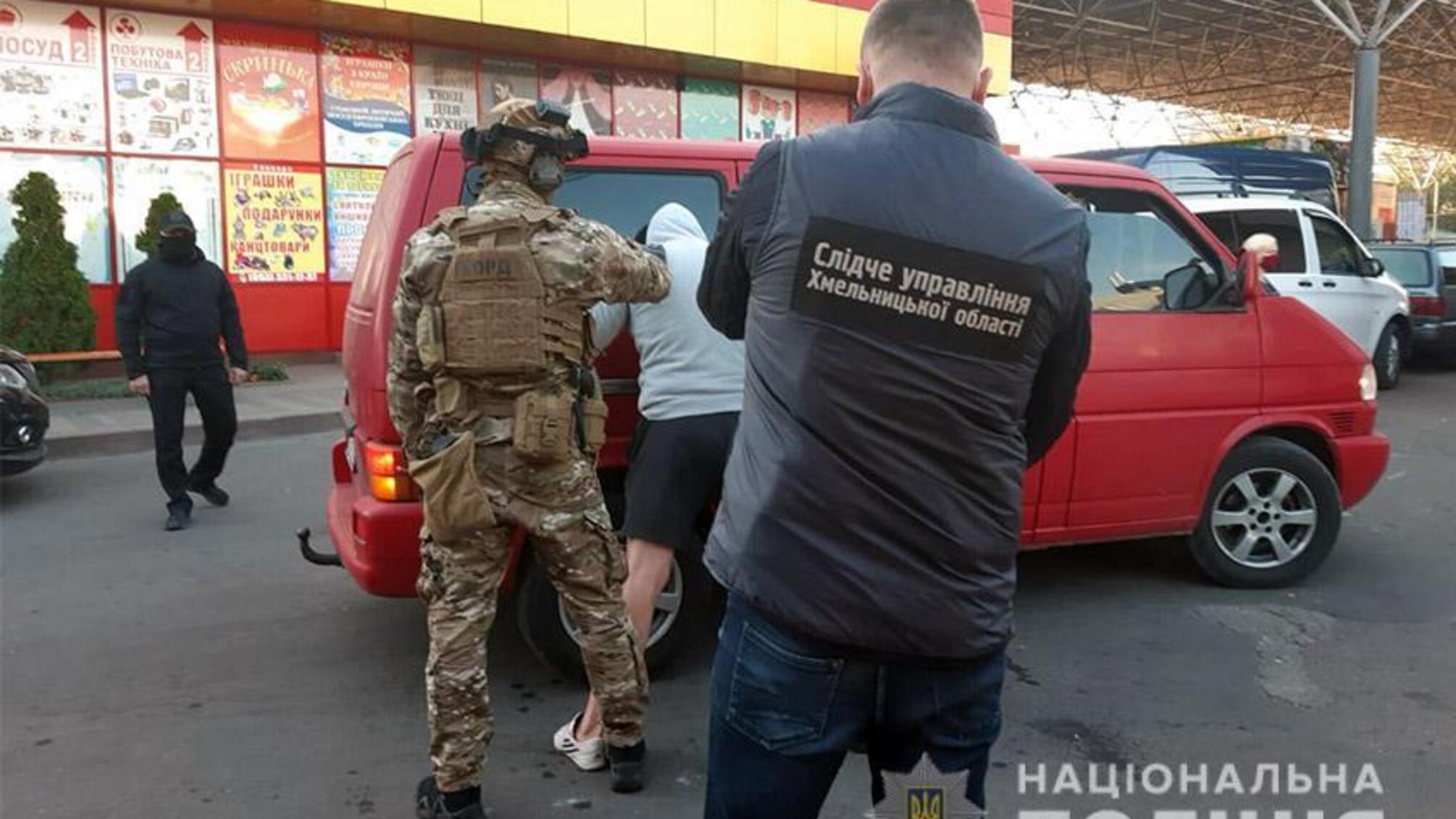 У Хмельницькому перед судом постануть члени організованої злочинної групи вимагачів під керівництвом так званого «наглядача» за областю