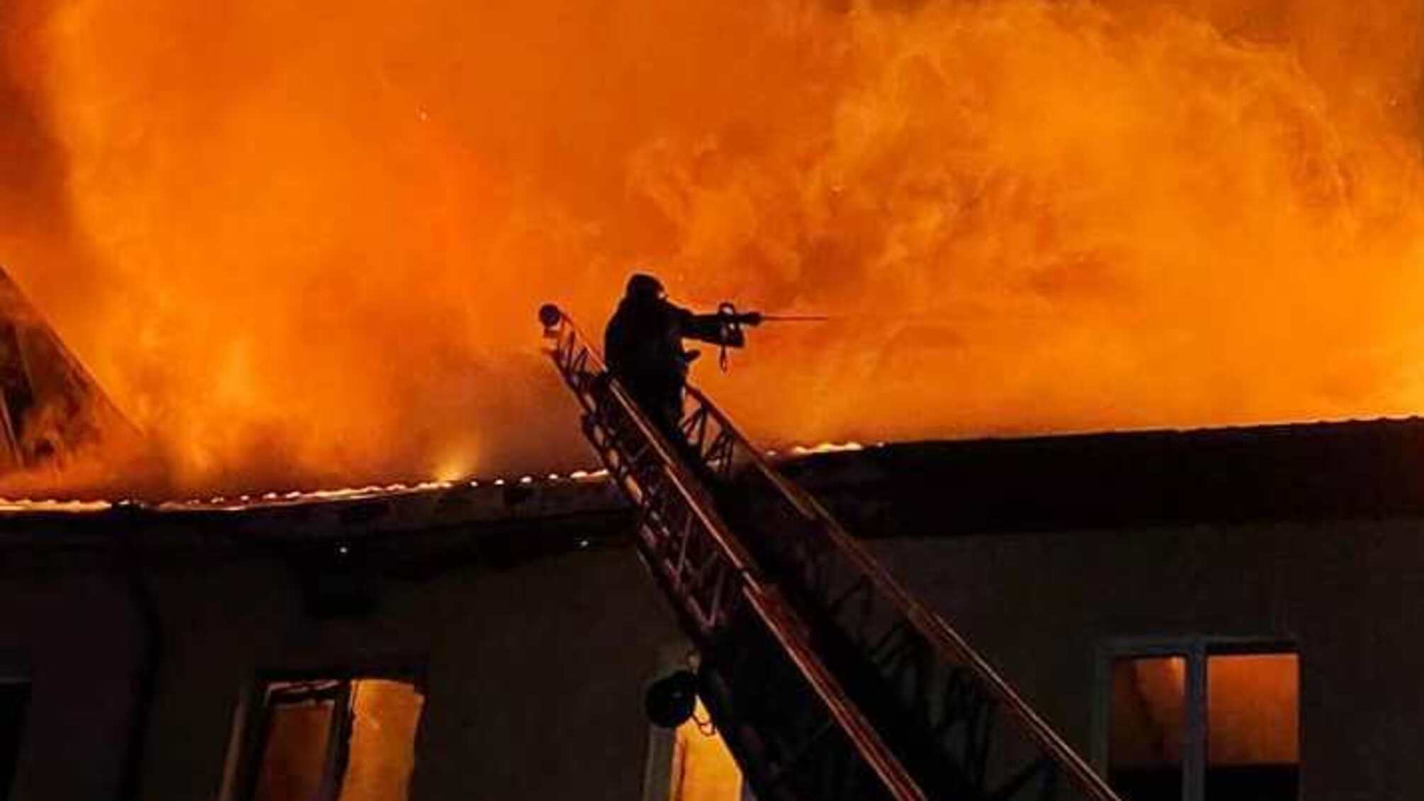 Одеська область: рятувальники ліквідували пожежу на СТО
