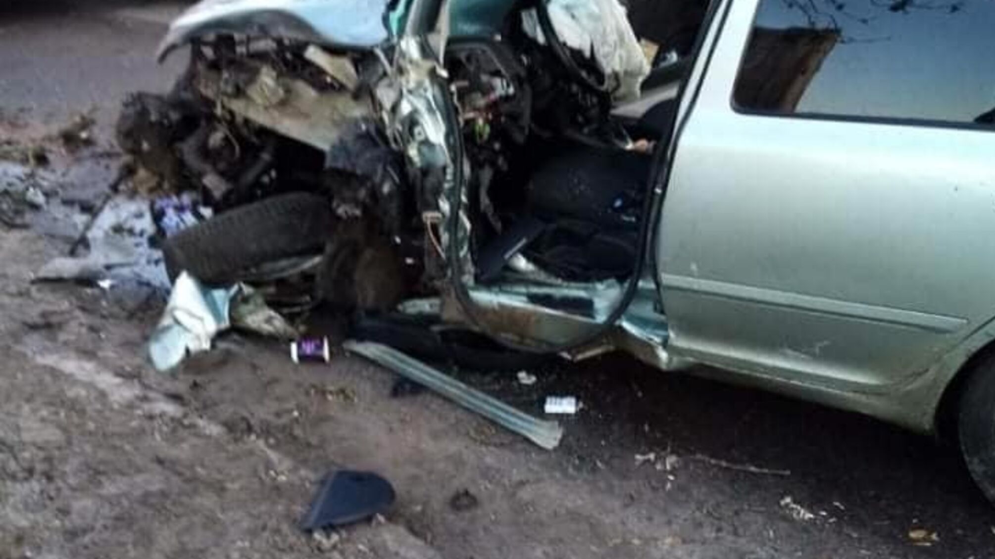 м. Львів: рятувальники ліквідували наслідки ДТП, під час якої травмовано водія та пасажира автомобіля «Skoda Octavia»