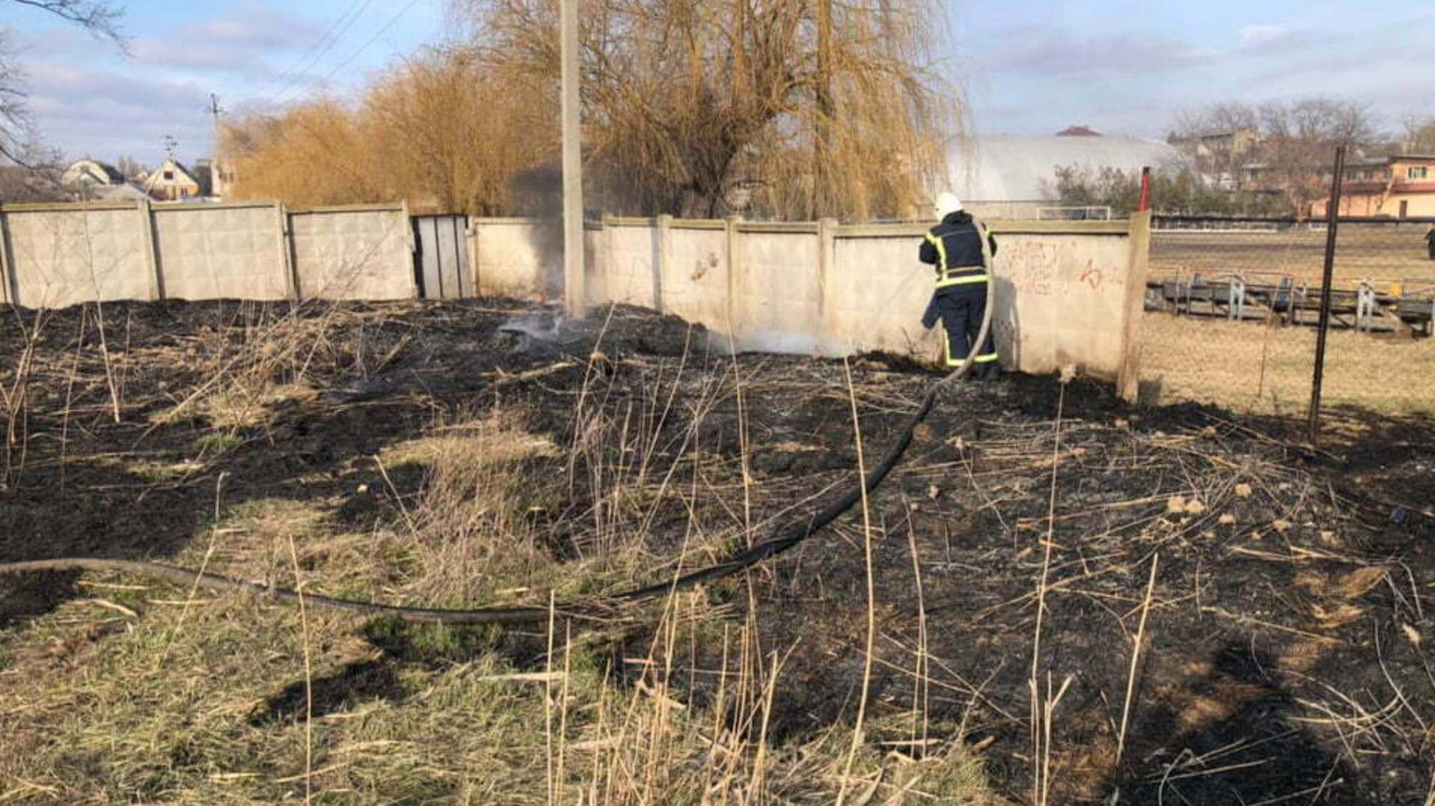 Миколаївська область: за добу рятувальники двічі ліквідовували пожежі очерету