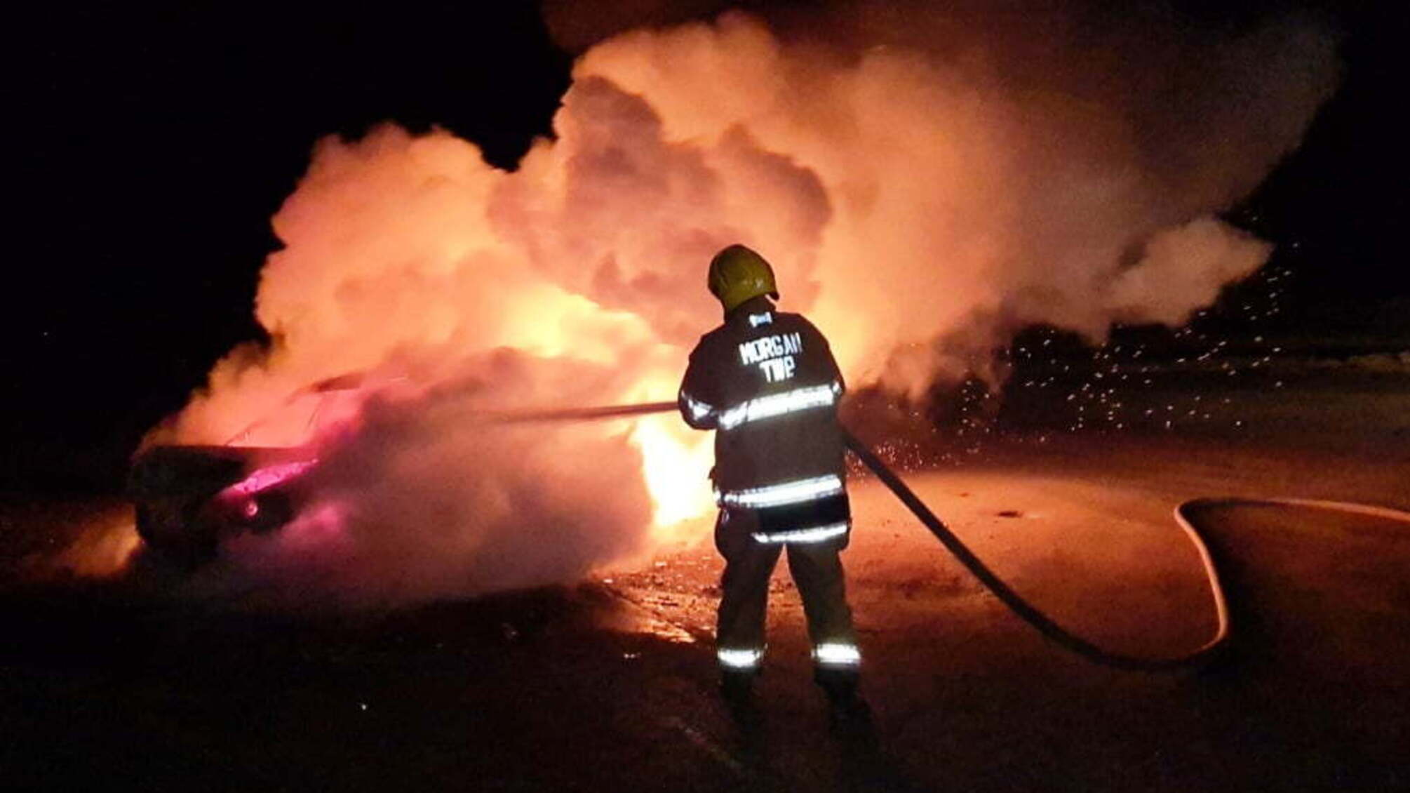 Херсонська область: бериславські вогнеборці загасили автомобіль, що загорілася внаслідок ДТП